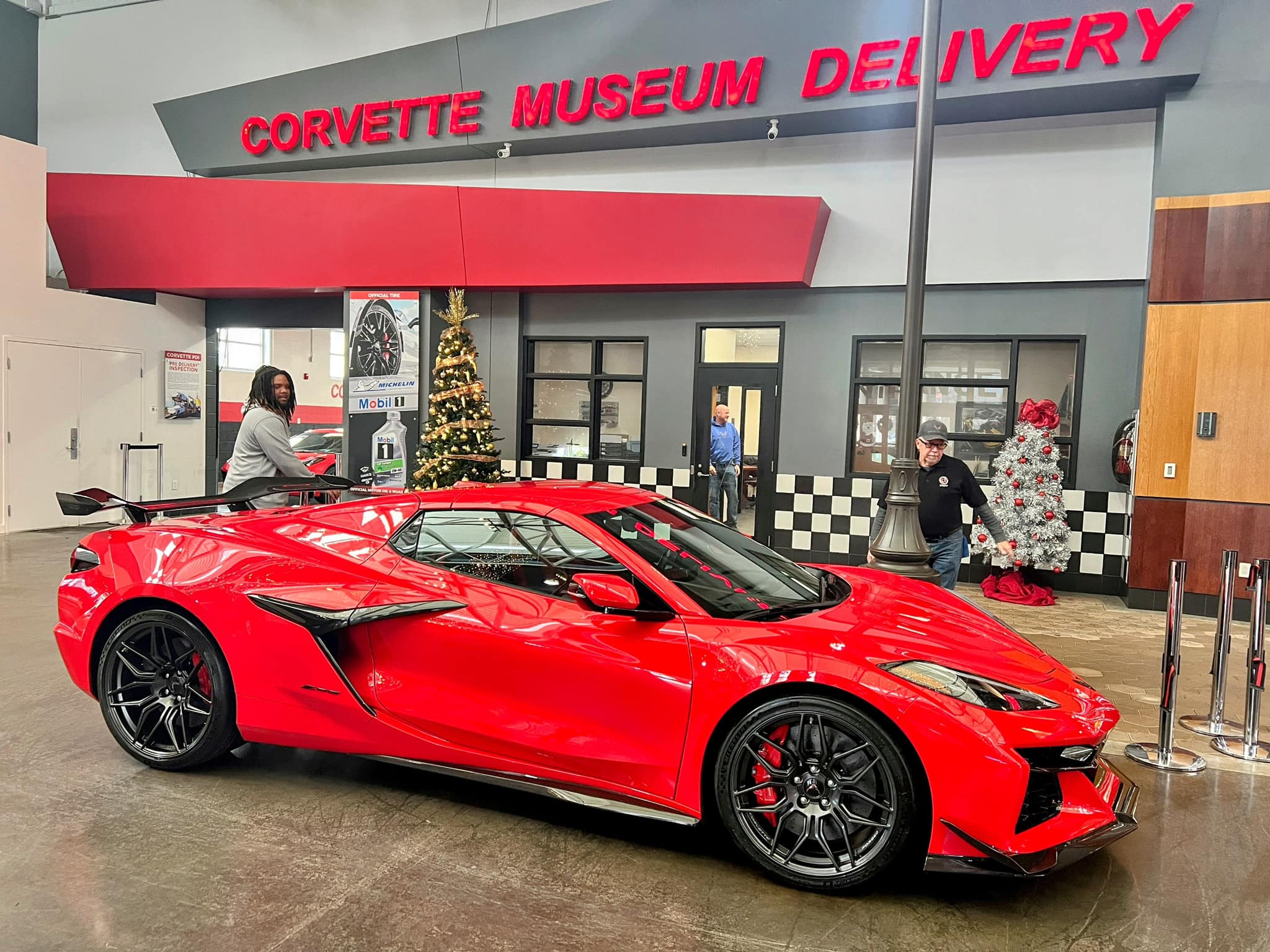 Torch Red Z07 vs Amplify Orange Z06 Corvette Comparison