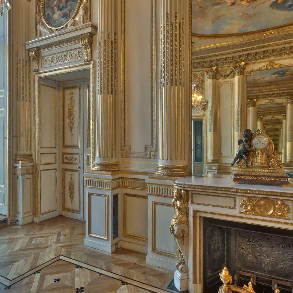Chaumet - The 12 Vendôme as you’ve never seen it before....