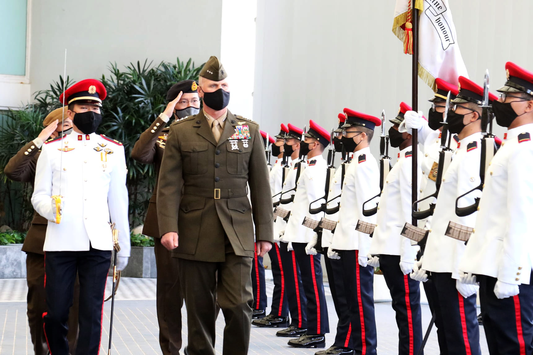 Commander of the United States (US)... - The Singapore Army | Facebook