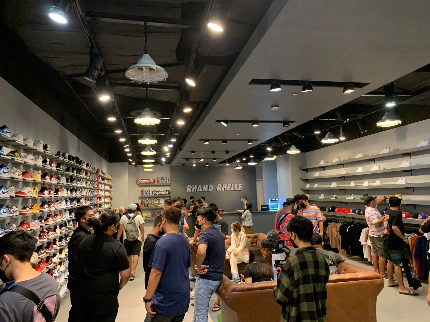 Araneta City - 🚨New store alert! RHAND RHELLE is now open... | Facebook