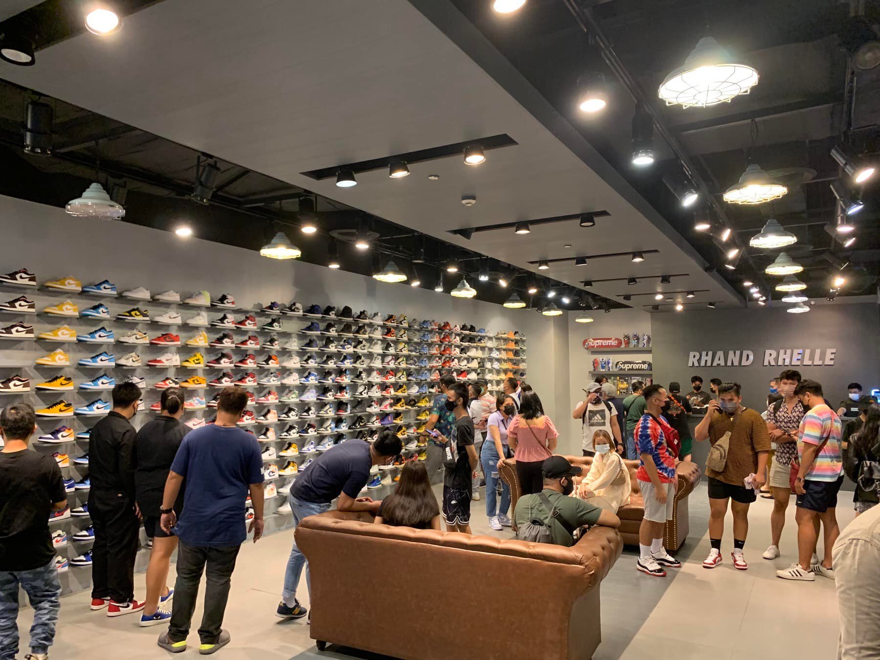 Araneta City - 🚨New store alert! RHAND RHELLE is now open... | Facebook