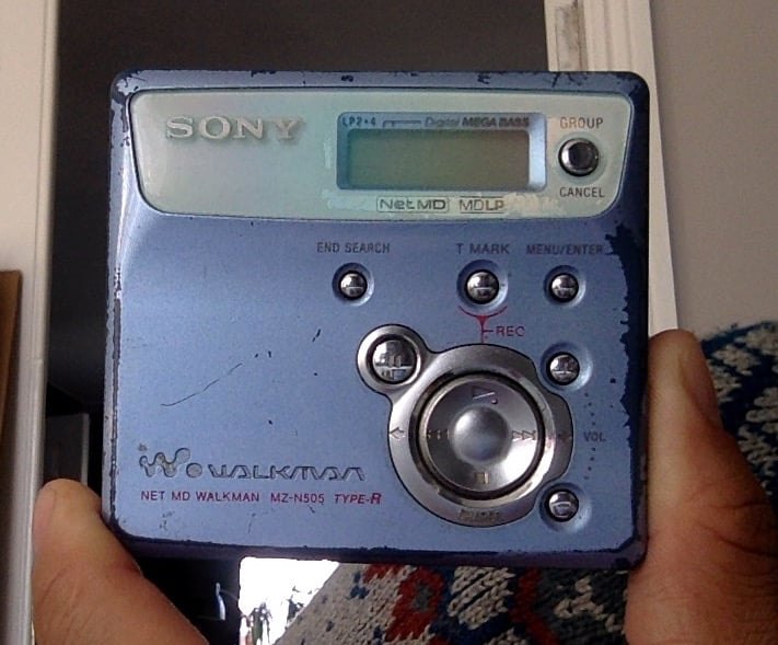 Who can fix Carrozzeria Pioneer FH-P505MD mini disc player issue