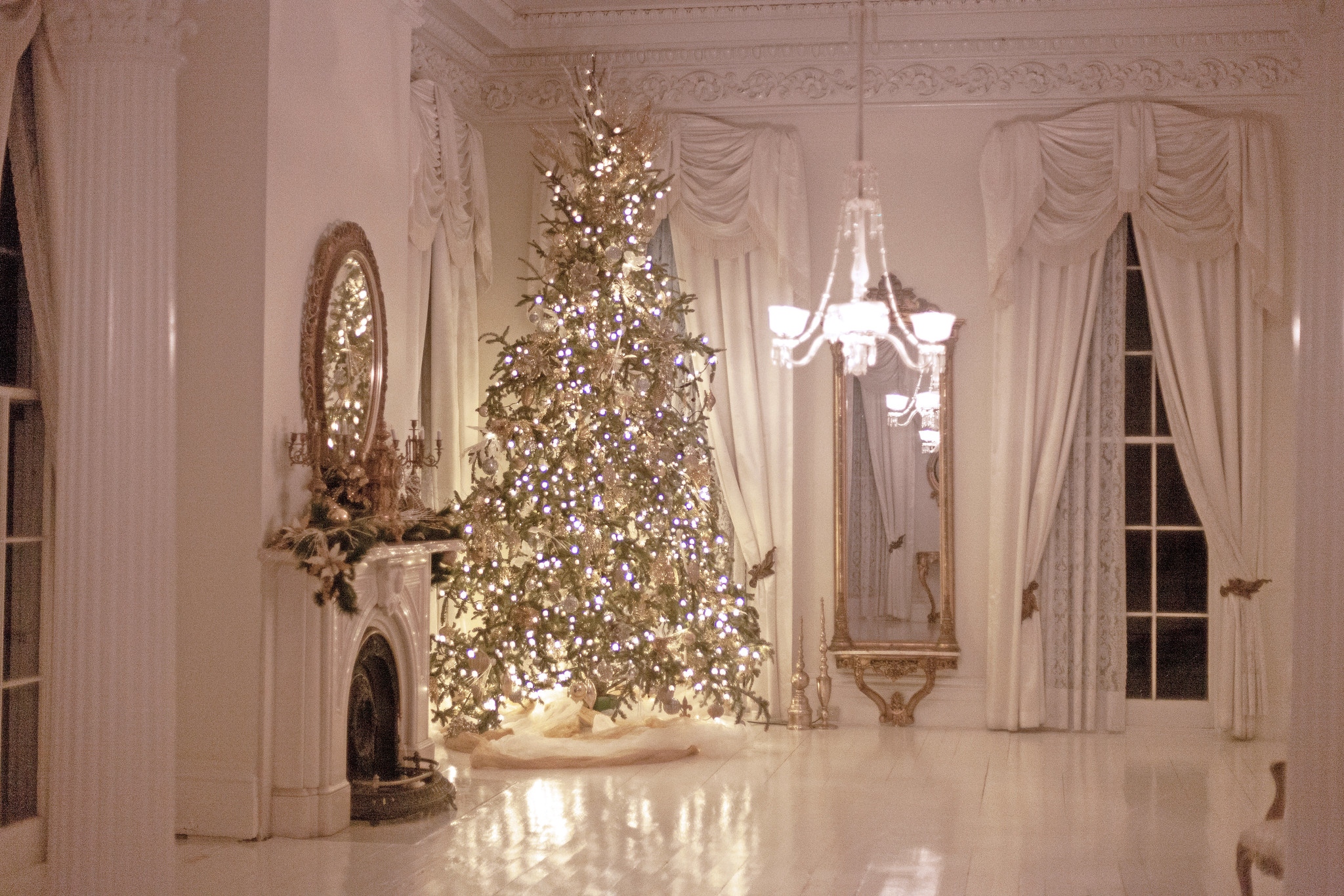 Photo inspiration: Nottoway Only Steps Away From A Stay Filled With Lavish Photo Inspiration