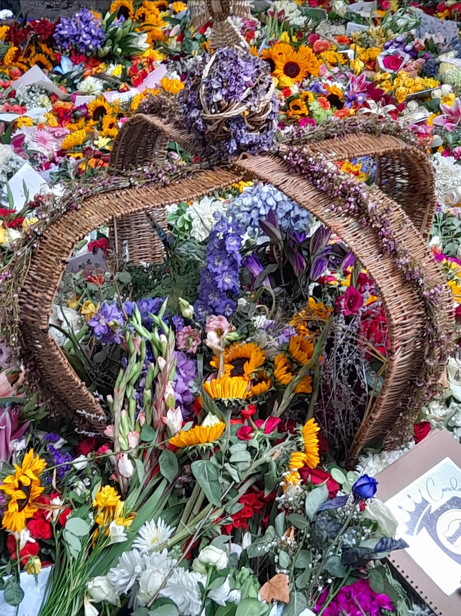 Willow woven crown tribute to the Queen