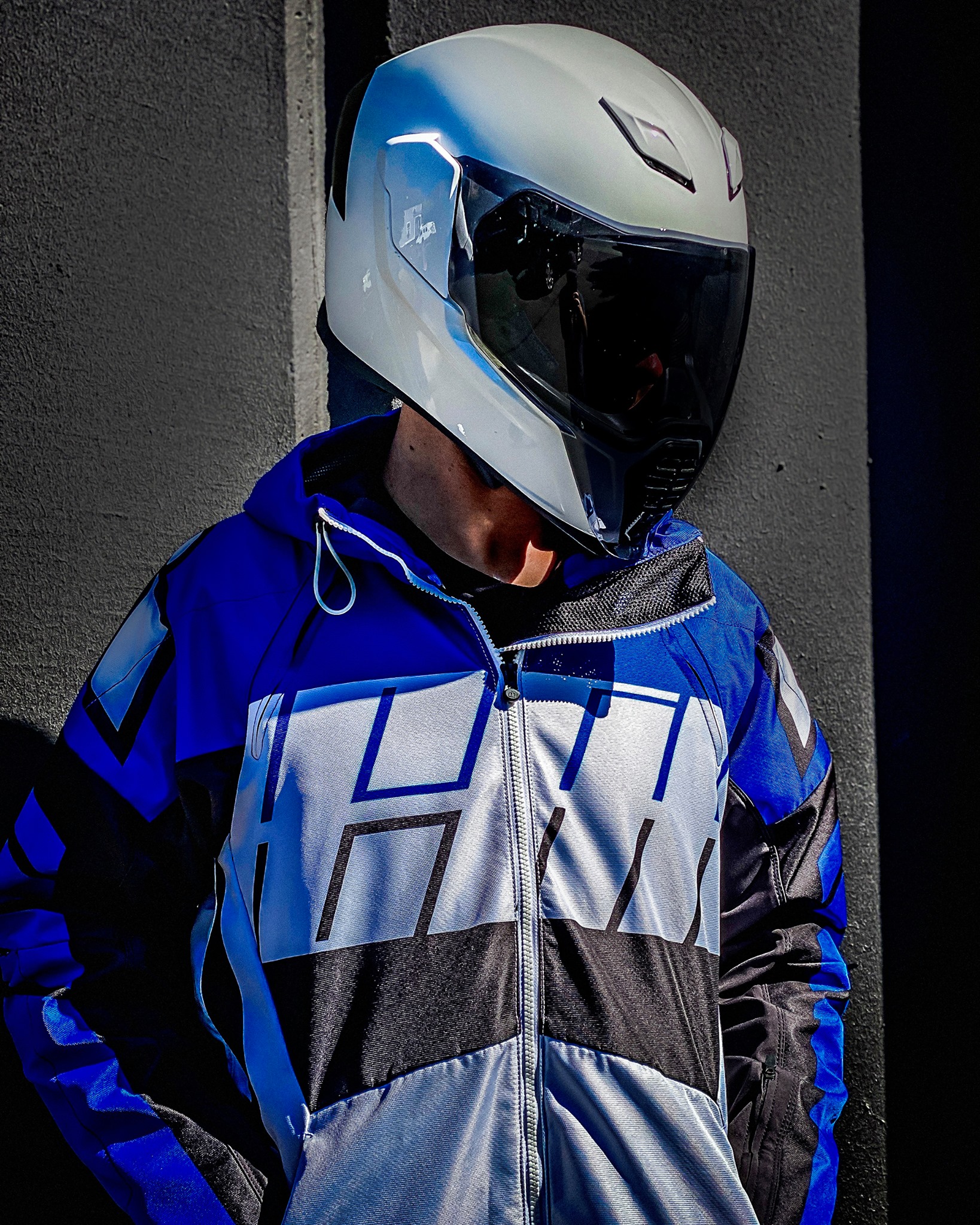 Icon - Friday vibes and eager to go ride Featured Gear: Airform