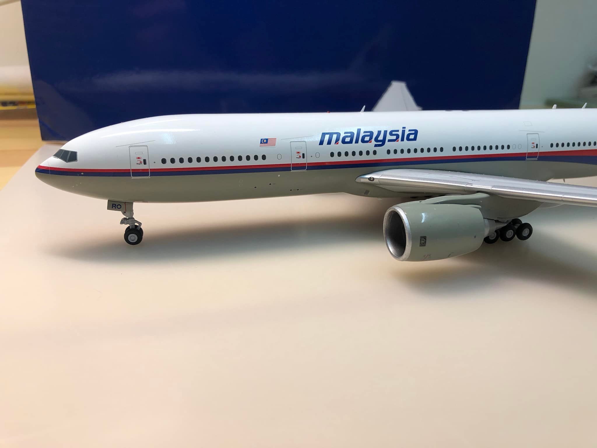 Boeing 777-200ER Malaysia Airlines Scale : 1/120 Design : Edwin