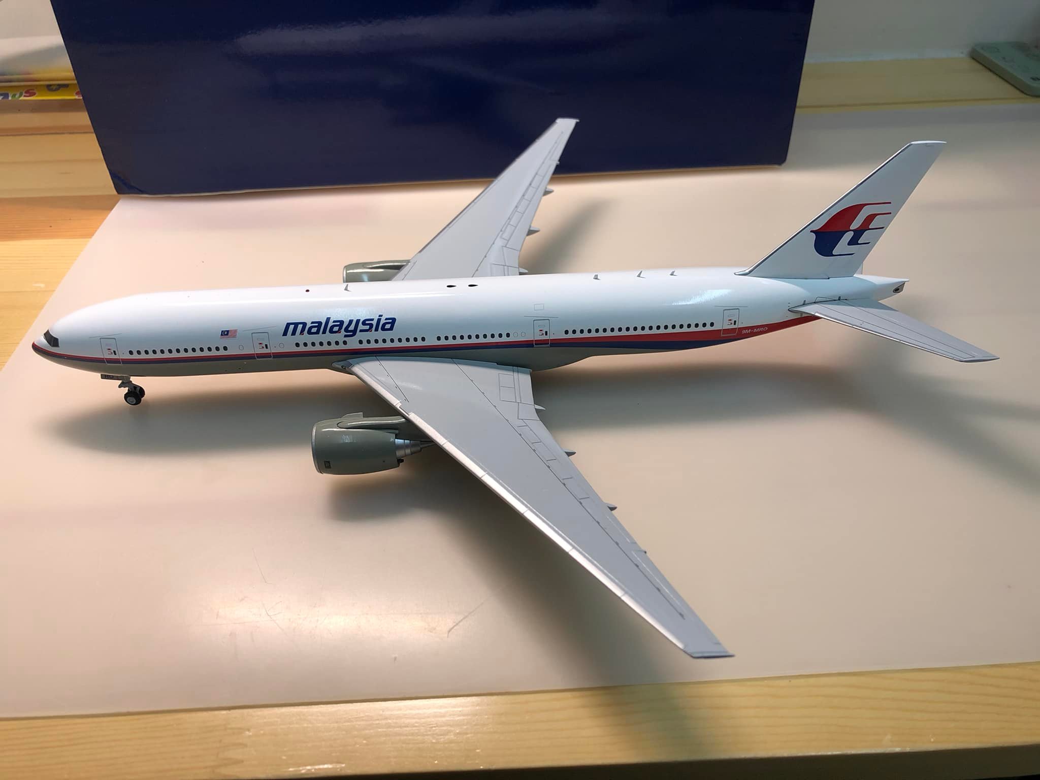 Boeing 777-200ER Malaysia Airlines Scale : 1/120 Design : Edwin