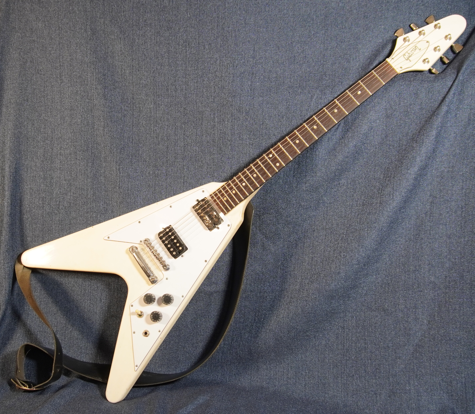 Setzer says the Flying V is the only guitar that has ever come
