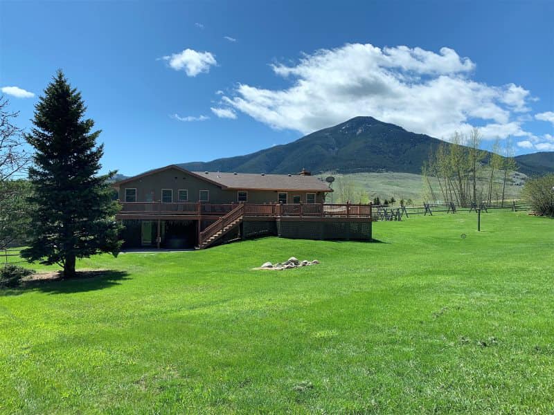 The home offers a large great room... - AAA Red Lodge Rentals