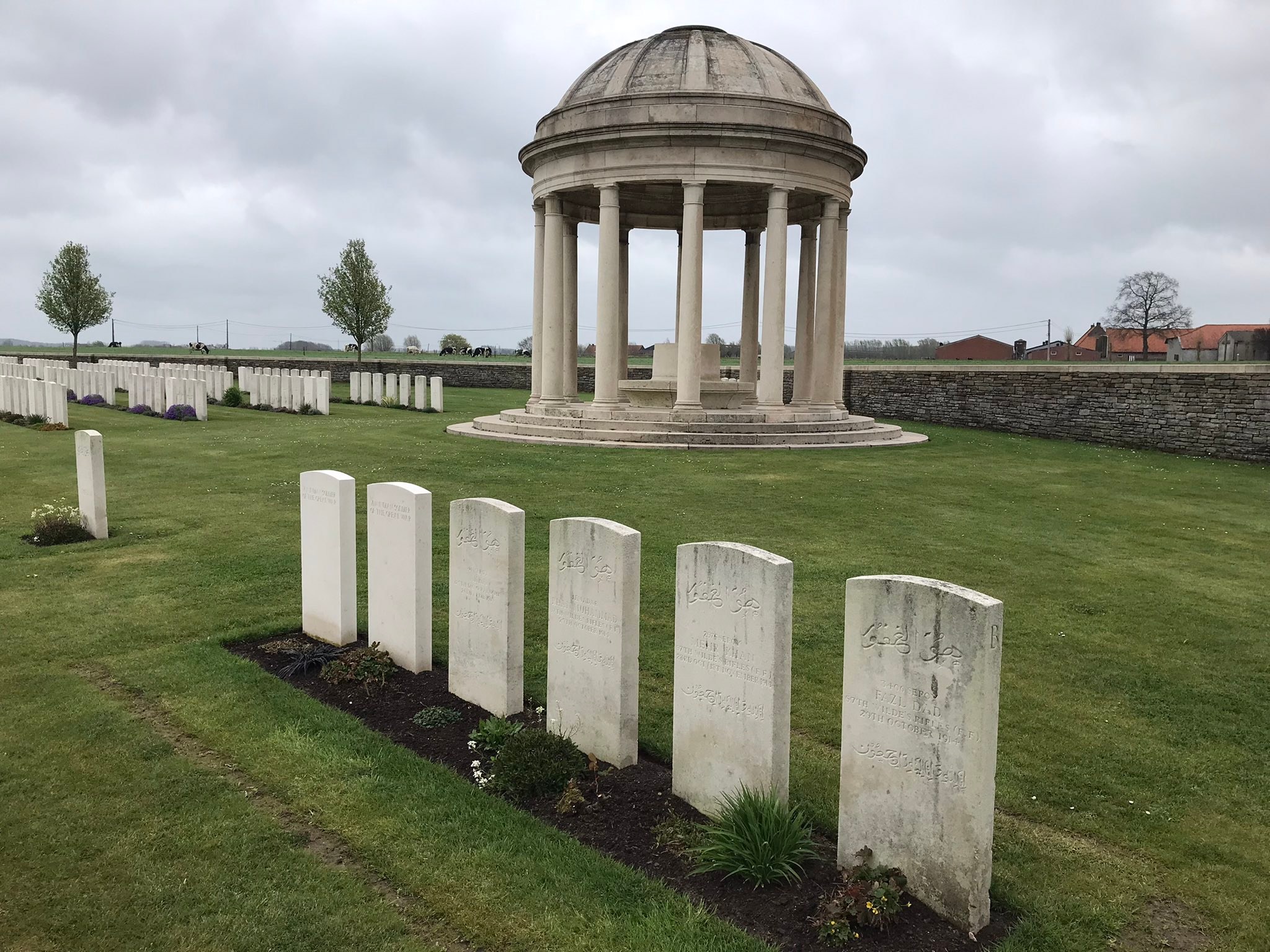 Commonwealth War... - Commonwealth War Graves Commission
