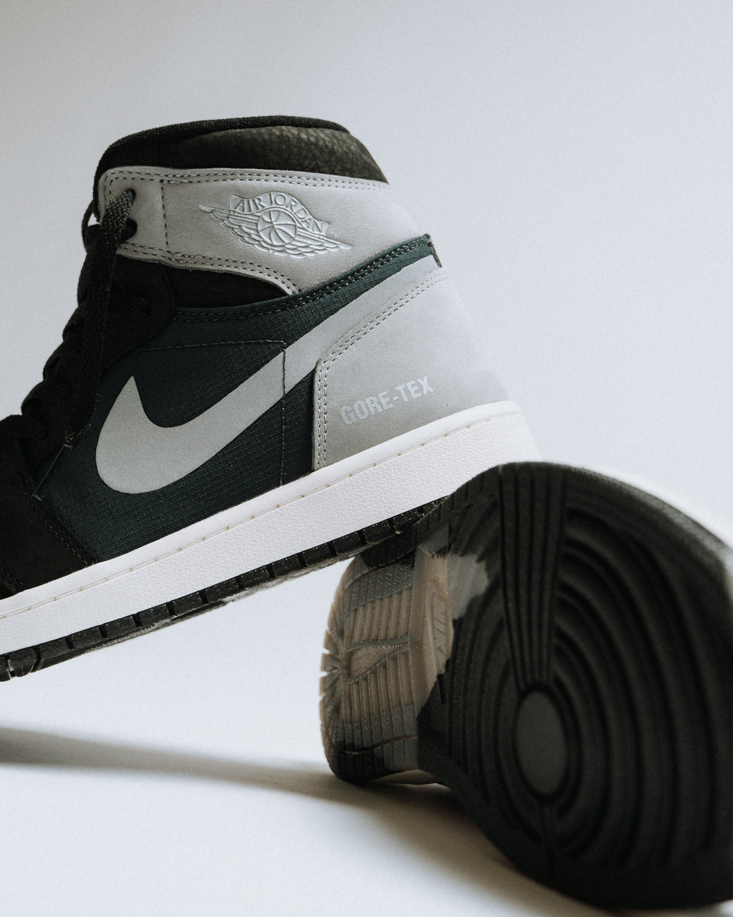 Nike Air Jordan 1 Retro High Element Gore-Tex 