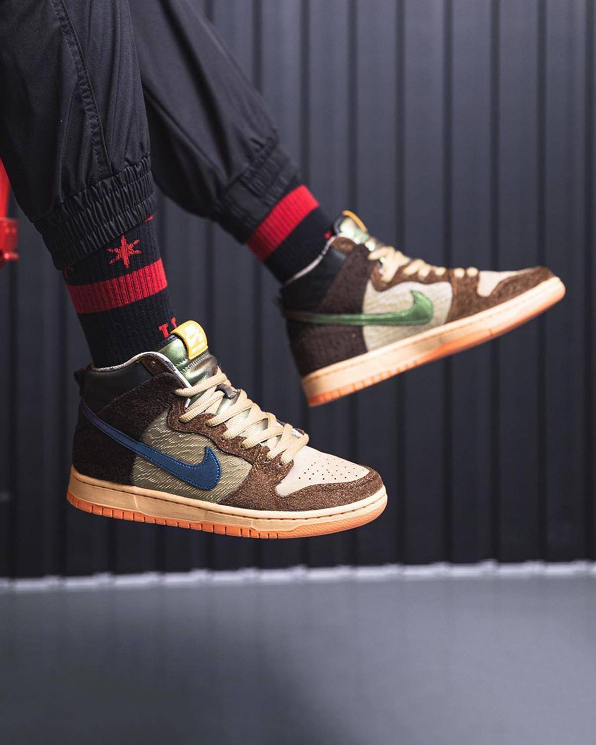 Nike SB Dunk High “Desert Camo”