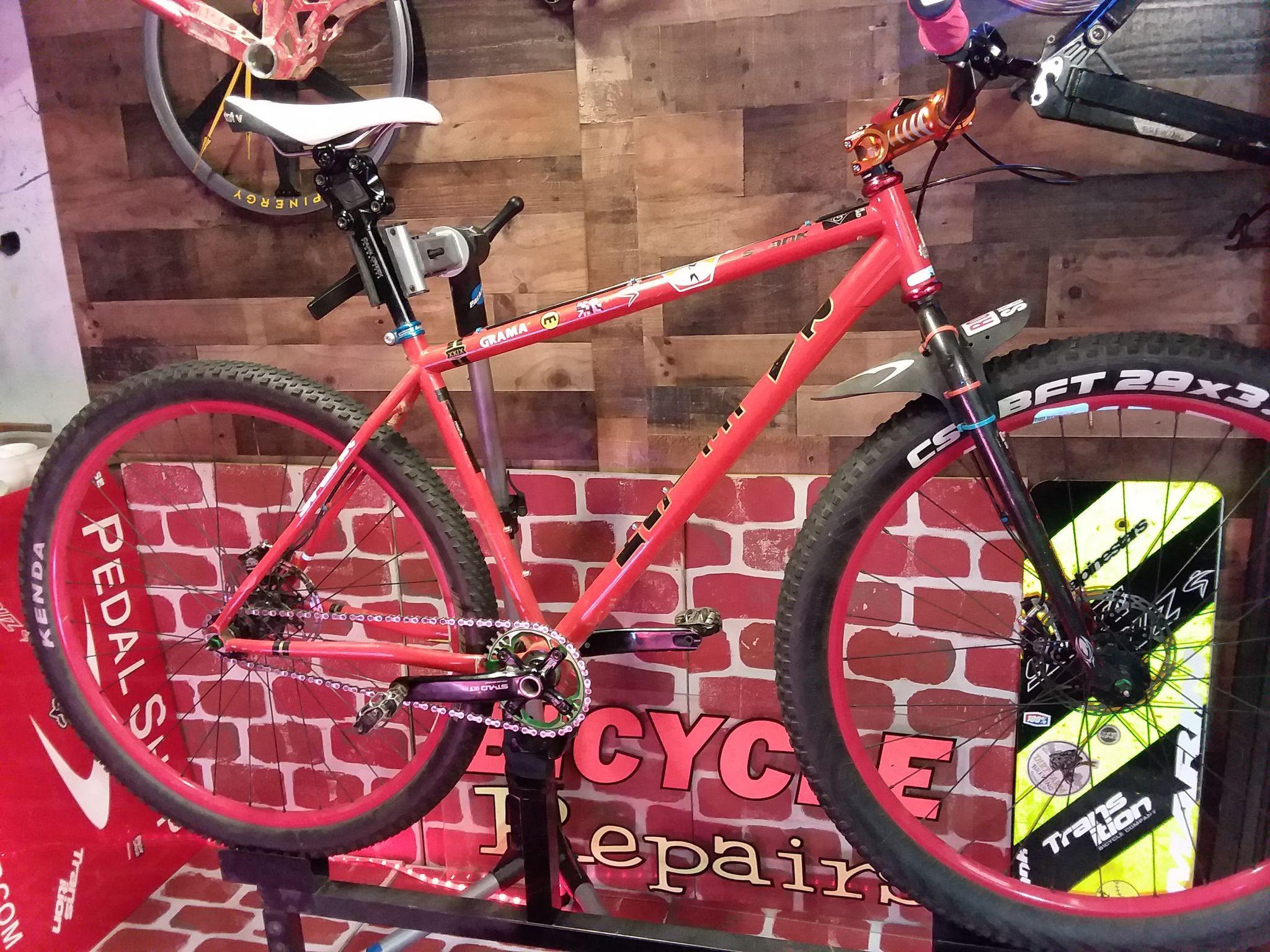 Frame: Mongoose Thrive 24