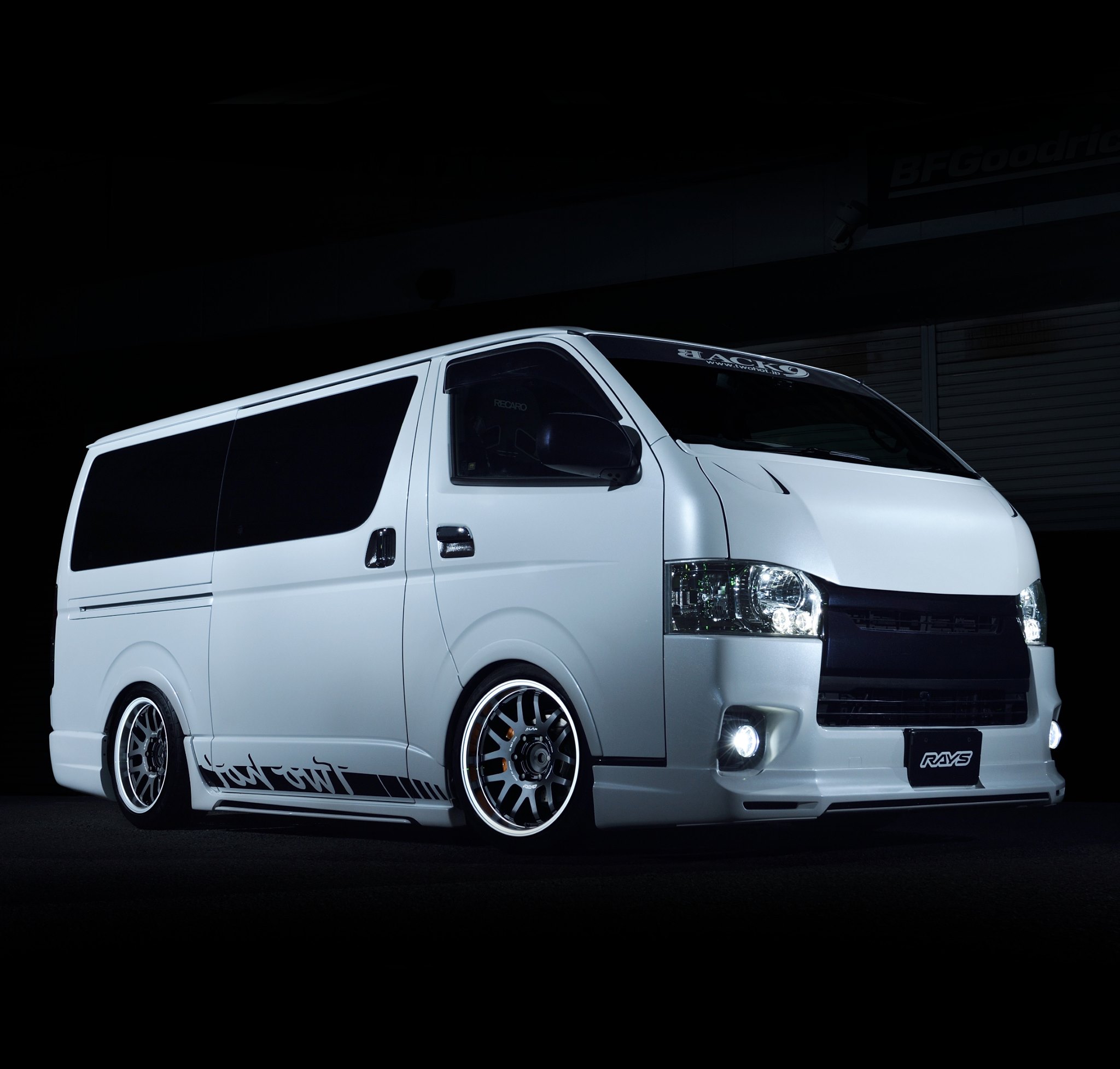 TOYOTA HIACE on A･LAP-07X... - RAYS -The concept is racing- | Facebook