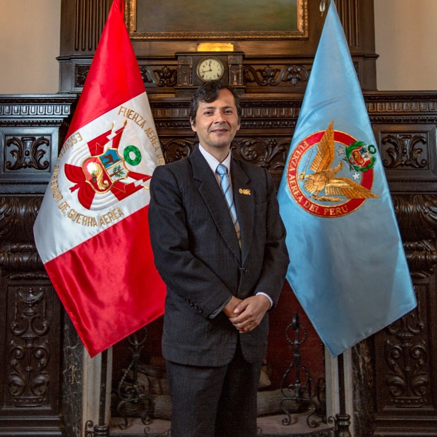 Como siempre, el doble... - Claudio Ivan Zegarra Arellano | Facebook