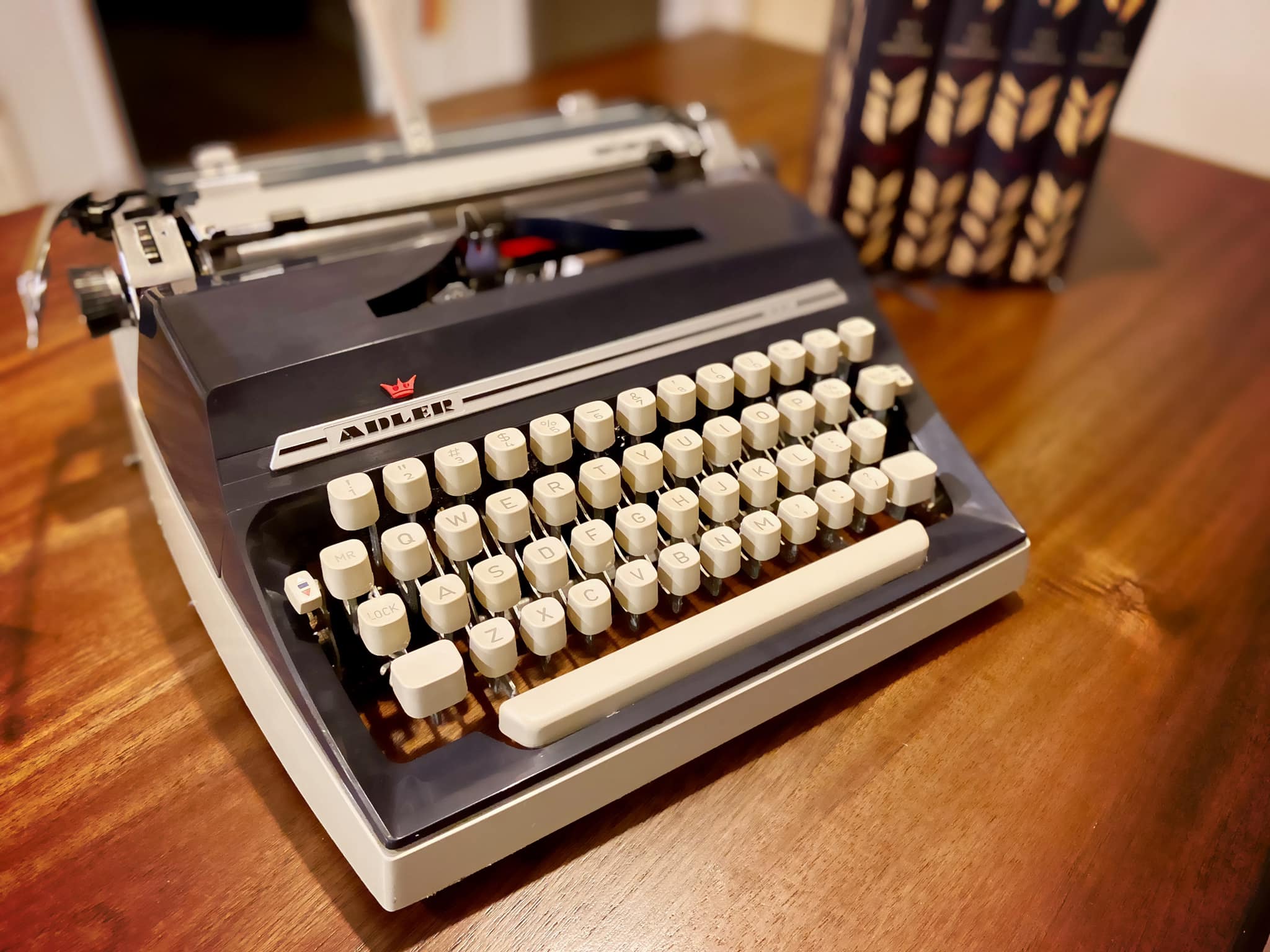 1975 Adler J2 on the Typewriter Database
