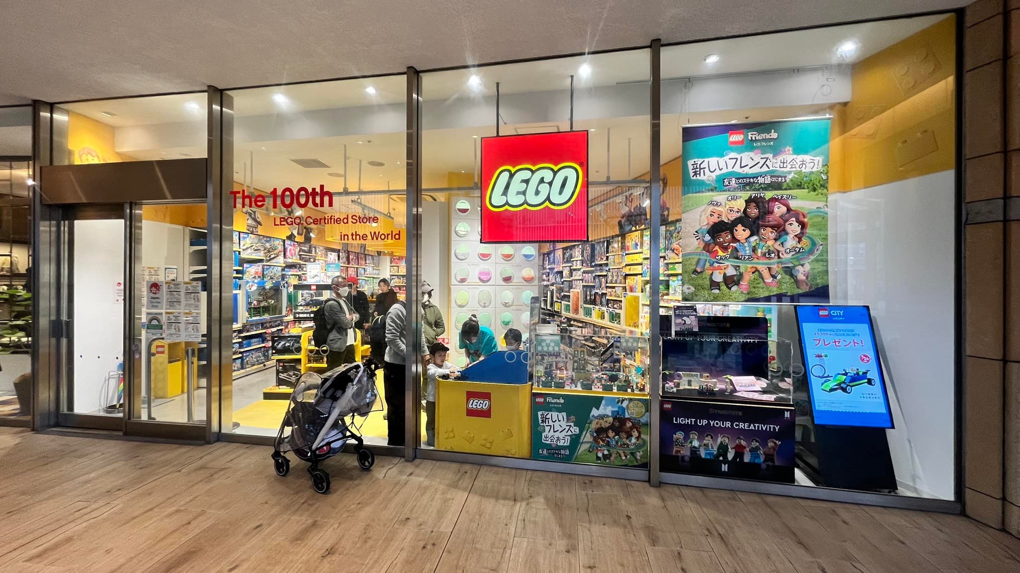 lego store tokyo