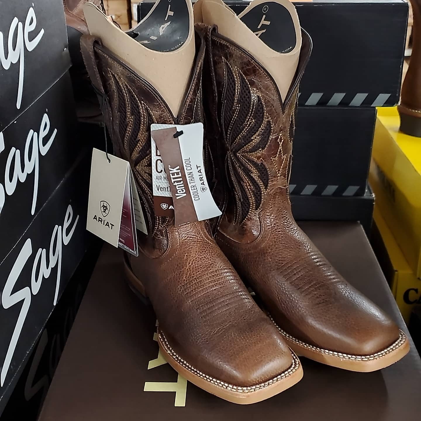 ARIAT Men's Arena Record Venttek Western Boot - Full Grain Leather With Mesh Venting