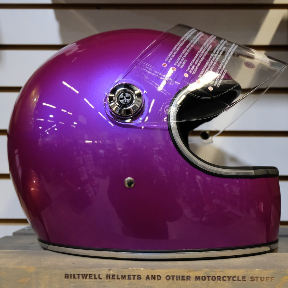 antique motorcycle helmet gringo Biltwell ECE - Vintage White The Biltwell Gringo S ECE R22.06 Vintage Desert Spectrum helmet is a full Our limited edition collaboration Born-Free