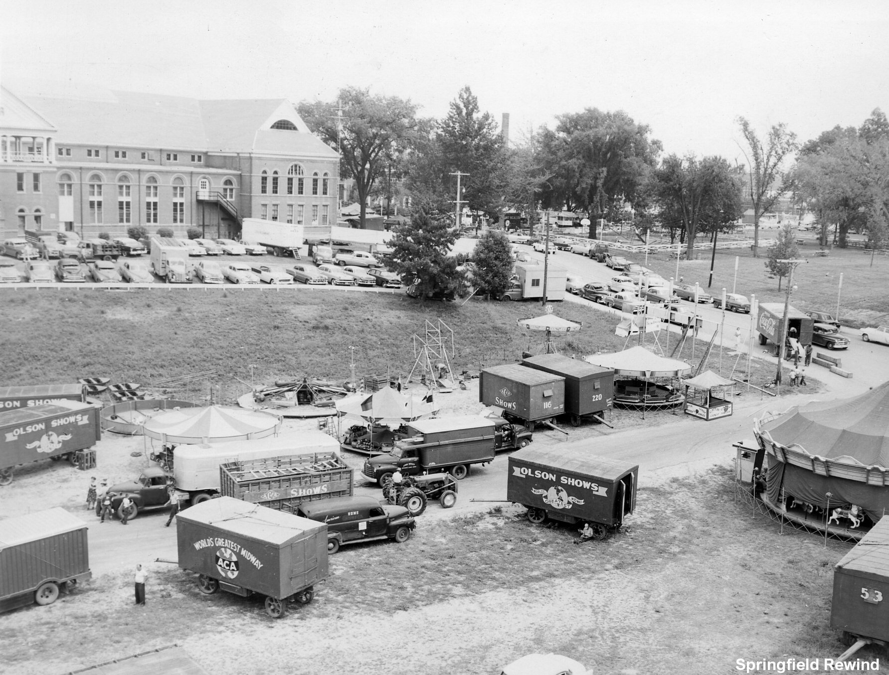 Springfield Rewind - Carnival rides and shows being unloaded and setup ...