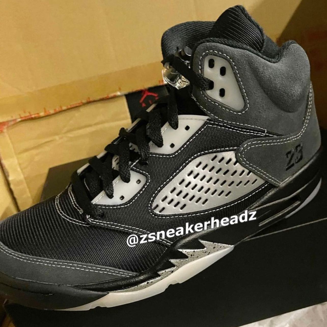 Thoughts on the multi-material “Anthracite” Air Jordan 5? 🤔