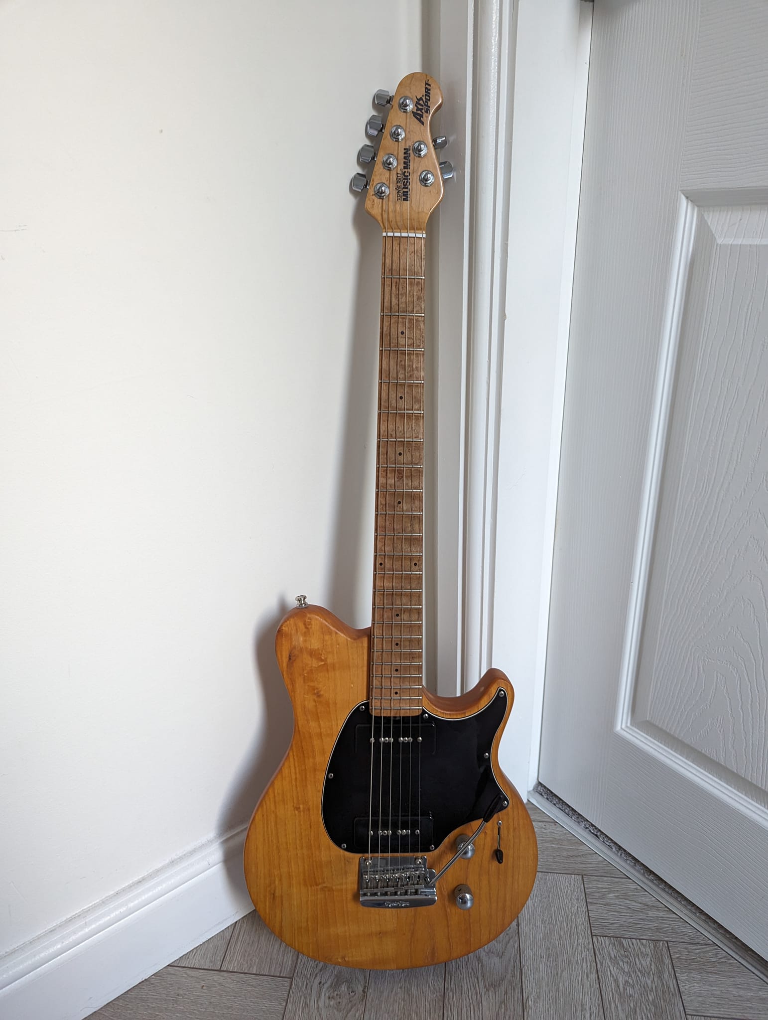 Modified 1998 Platinum Axis Sport guitar review