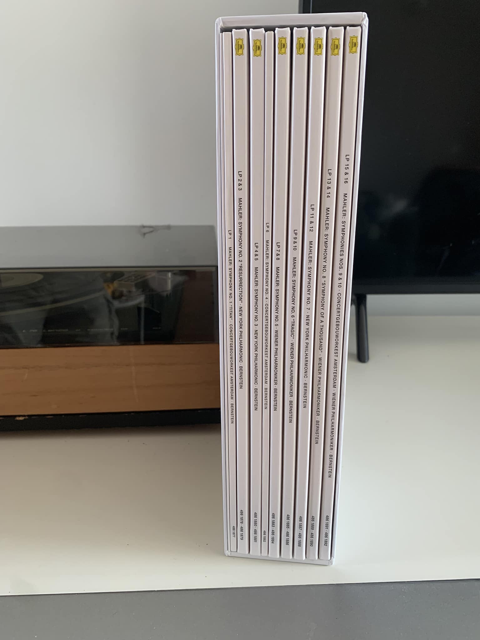 Nobody that has already the Mahler box with all tge symphonies 