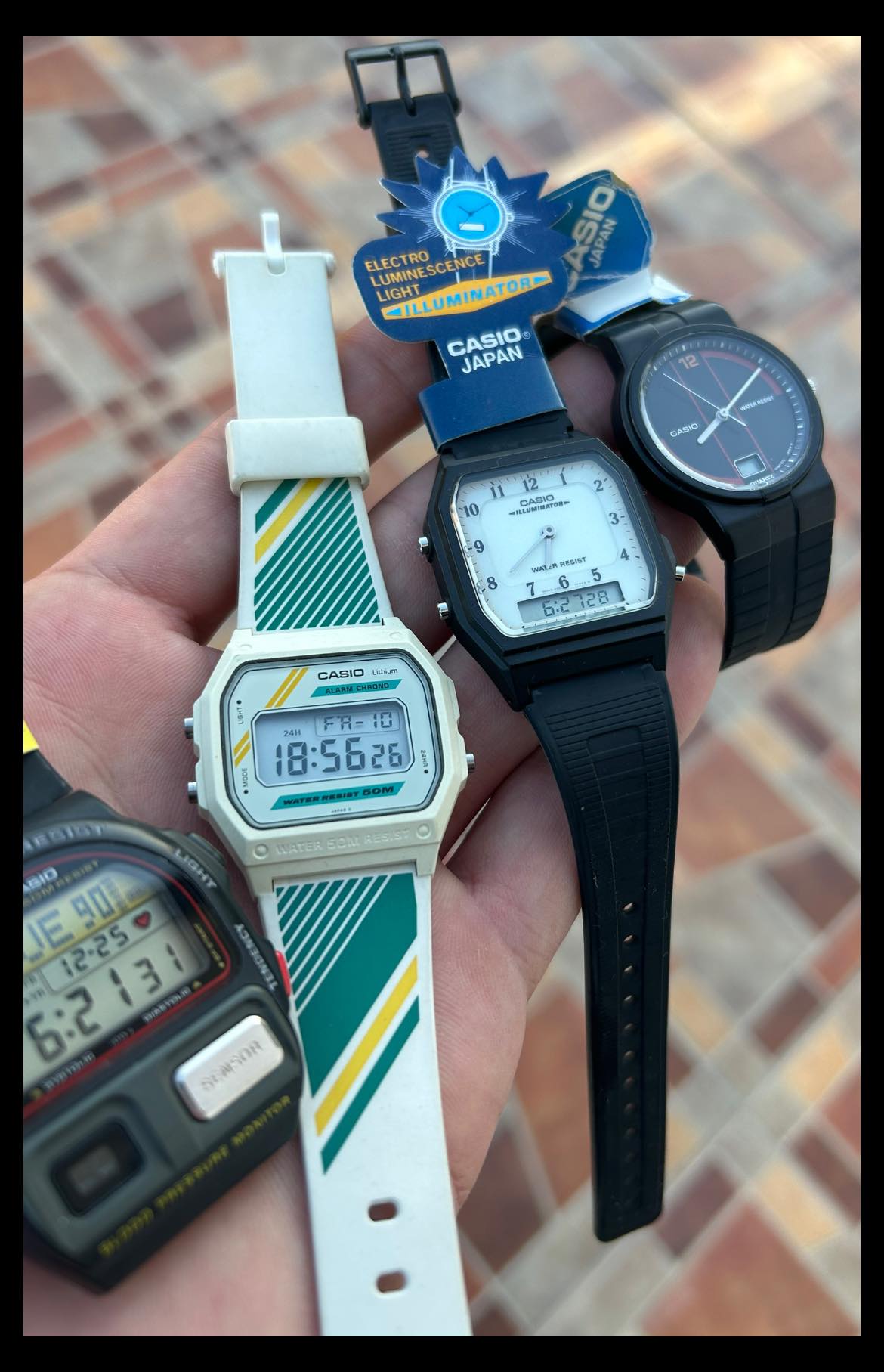 Casio Quattro Graph 🟠. 90's CASIO TIME LA 越MON PM ل DUAL おの ON