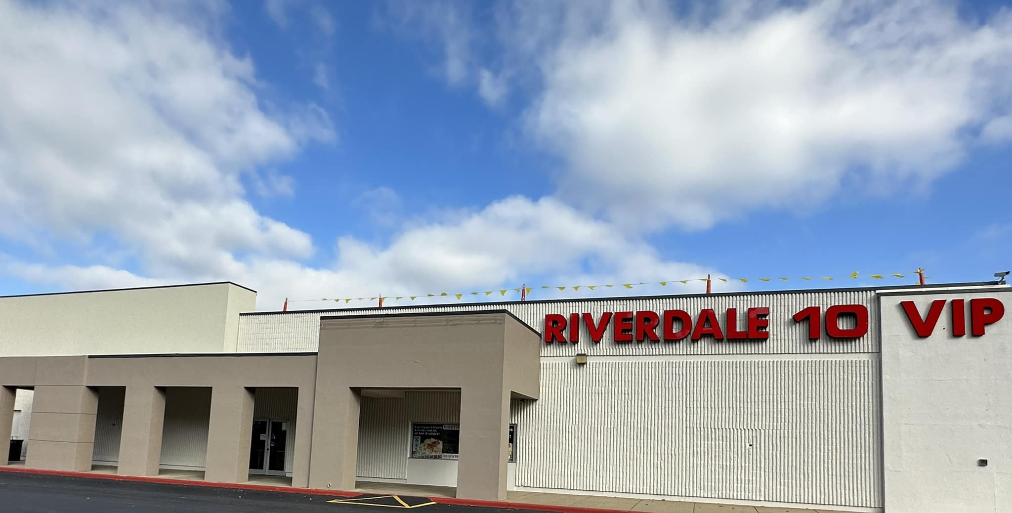 River Ridge Mall Movie Theater - Regal and Showtimes