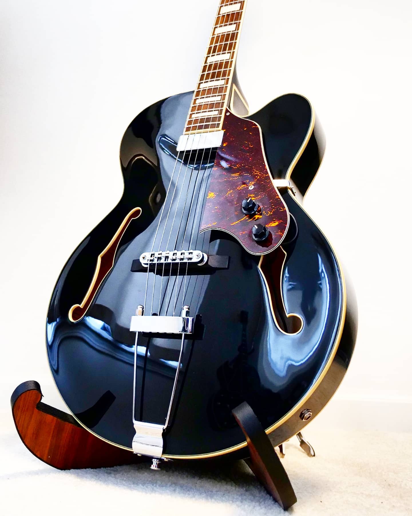 The Ibanez AF71f is now discontinued. I'm now seeing some for sale