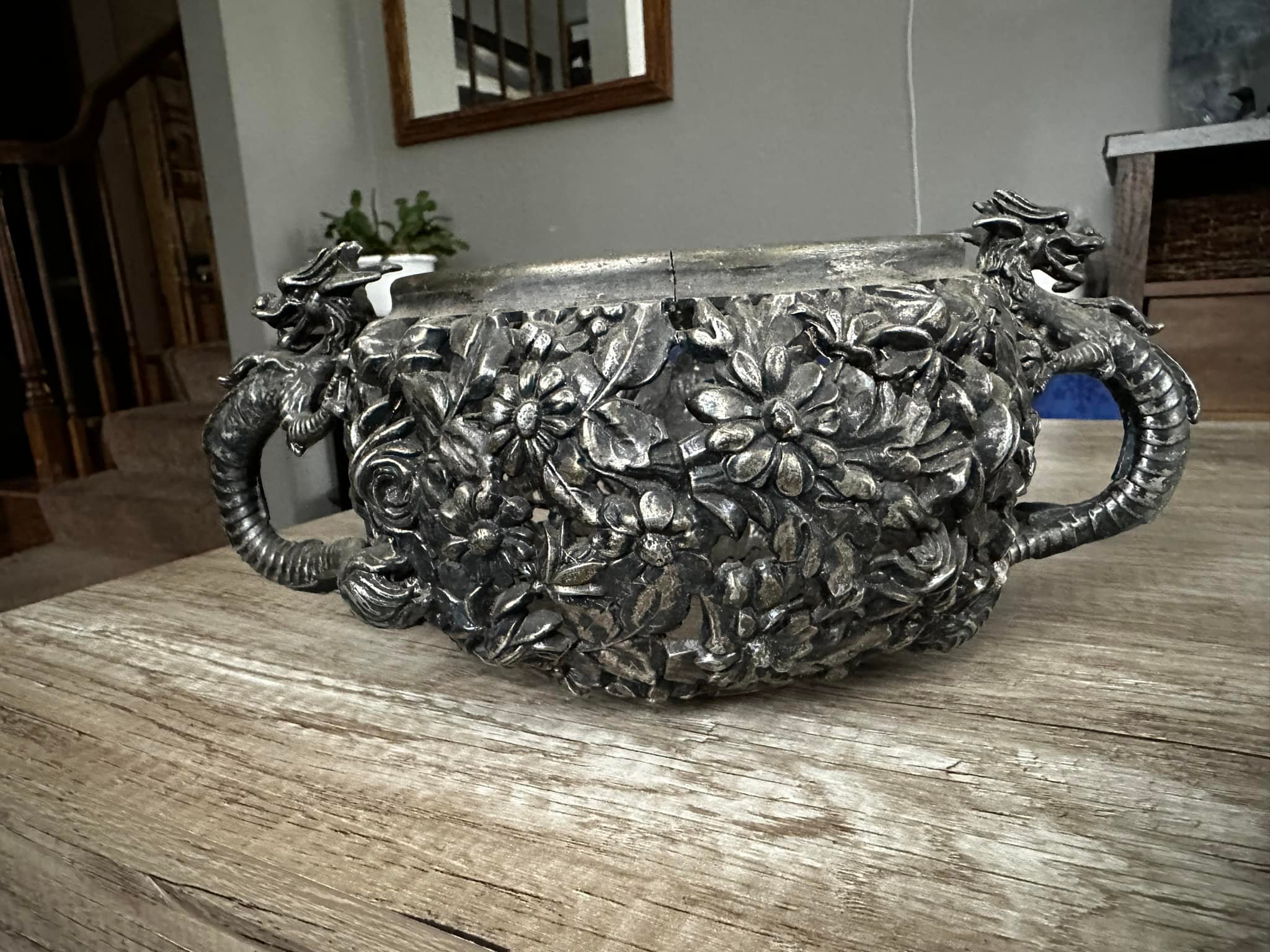 What is the history of a dragon bowl? display picture 1