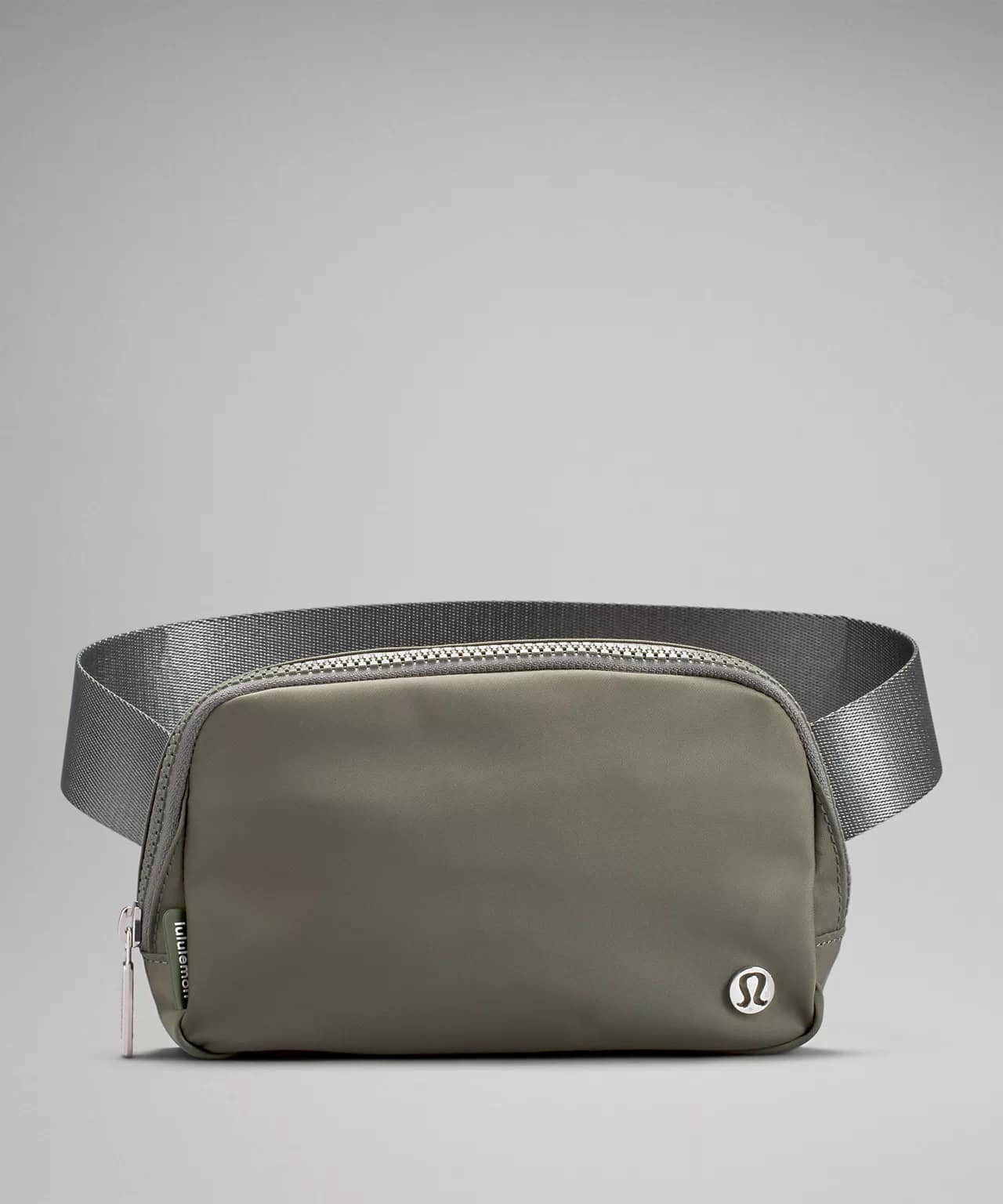 dark brown north face backpack The Borealis repellent finish and stands Louis Vuitton Monogram Canvas شنط لاب توب Color:gryraz1