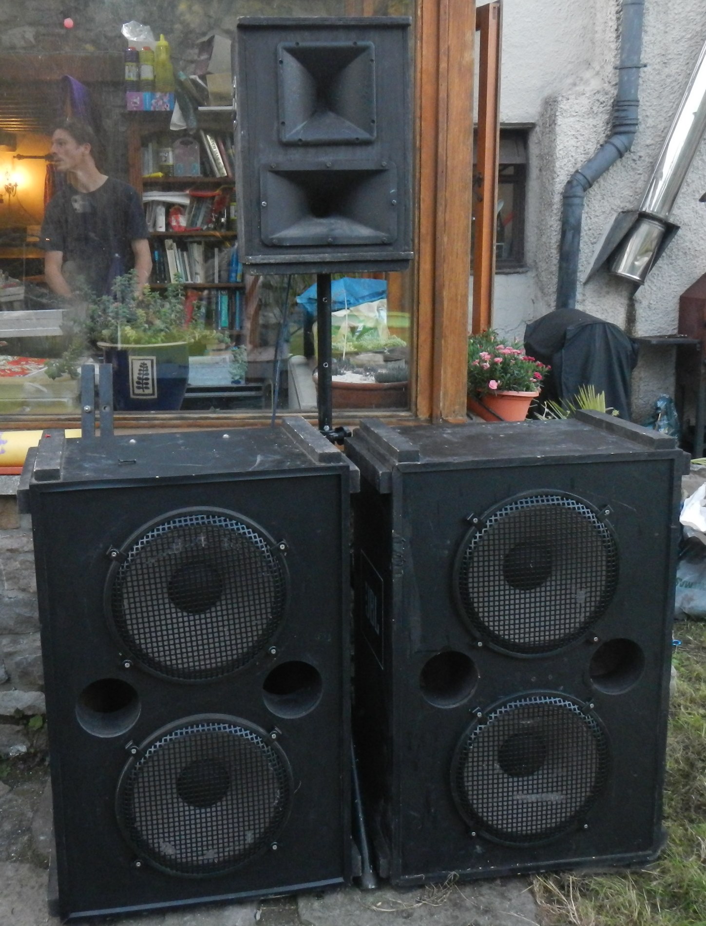 JBL 2441 alnico drivers on small JBL horns incorporated into small 