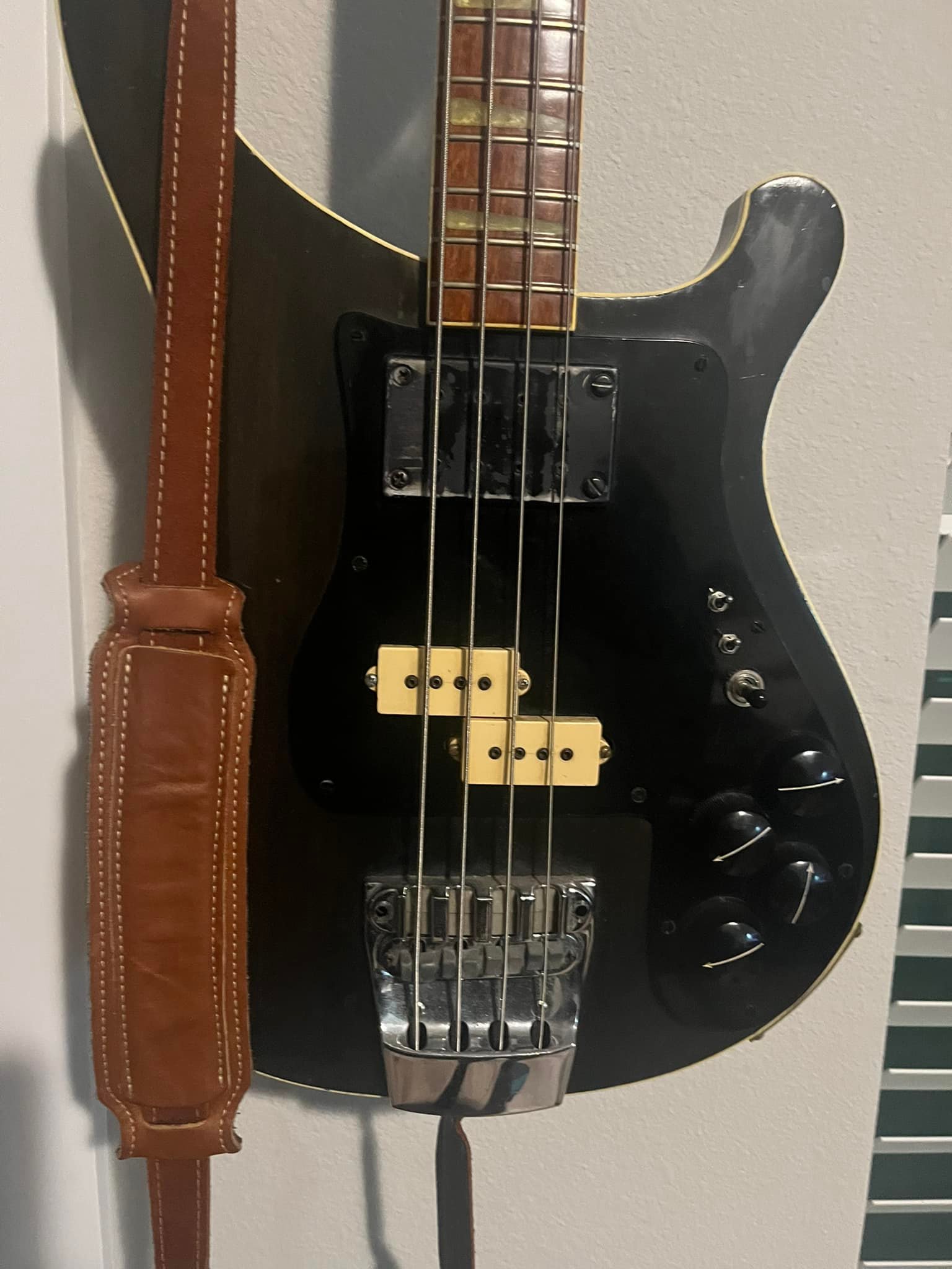 Rickenbacker 4001 Jetglo with modified pickups