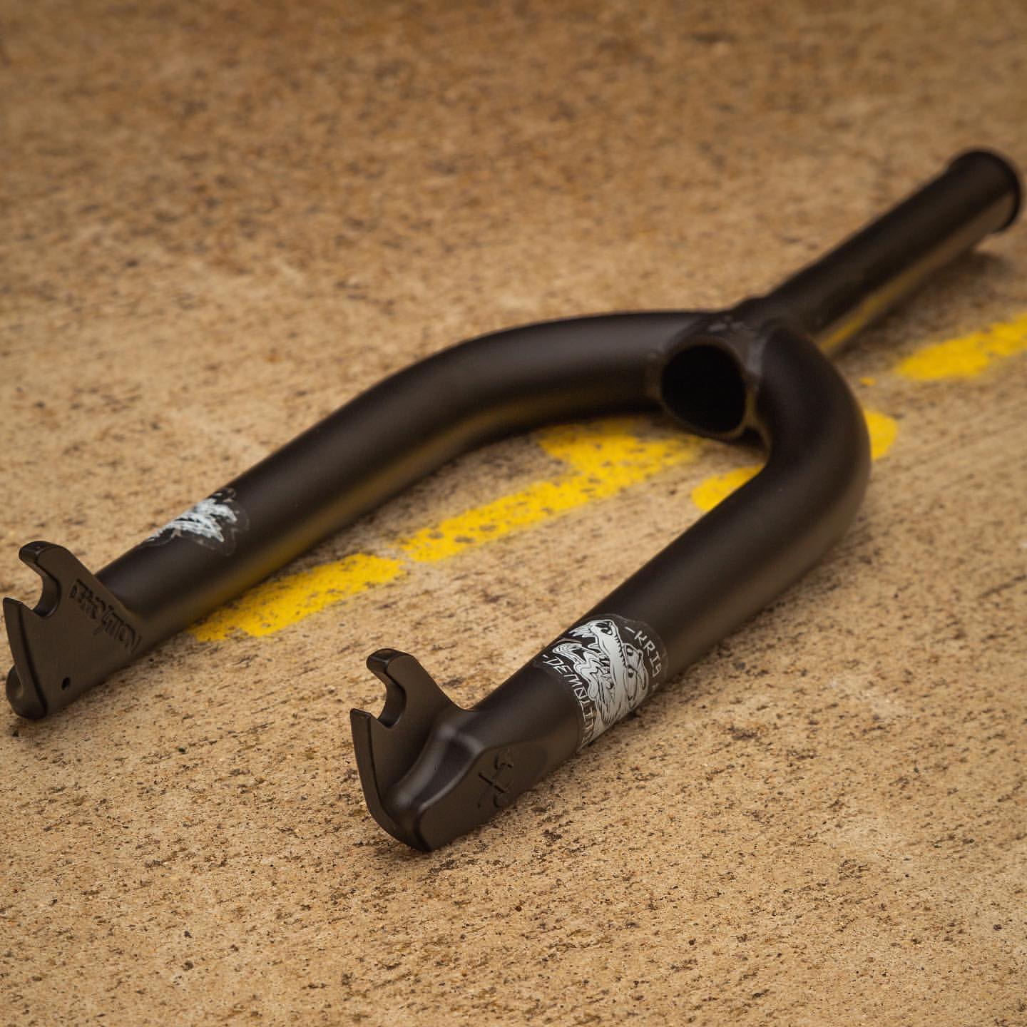Kink Williams forks with 20mm offset and optional 25mm dropout inserts