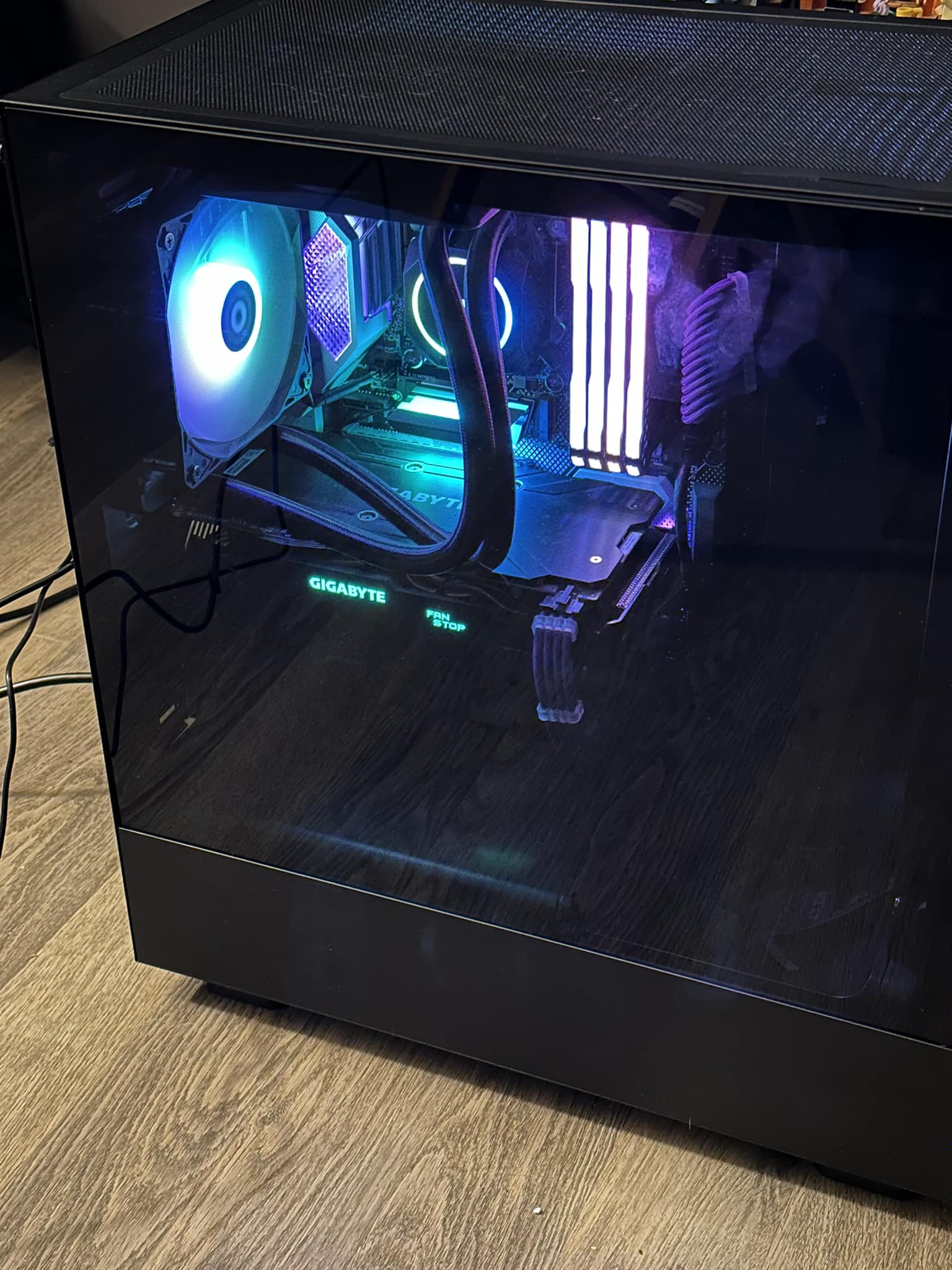 What is a good GPU pairing for the i9 9900k for smooth 1080p gaming?