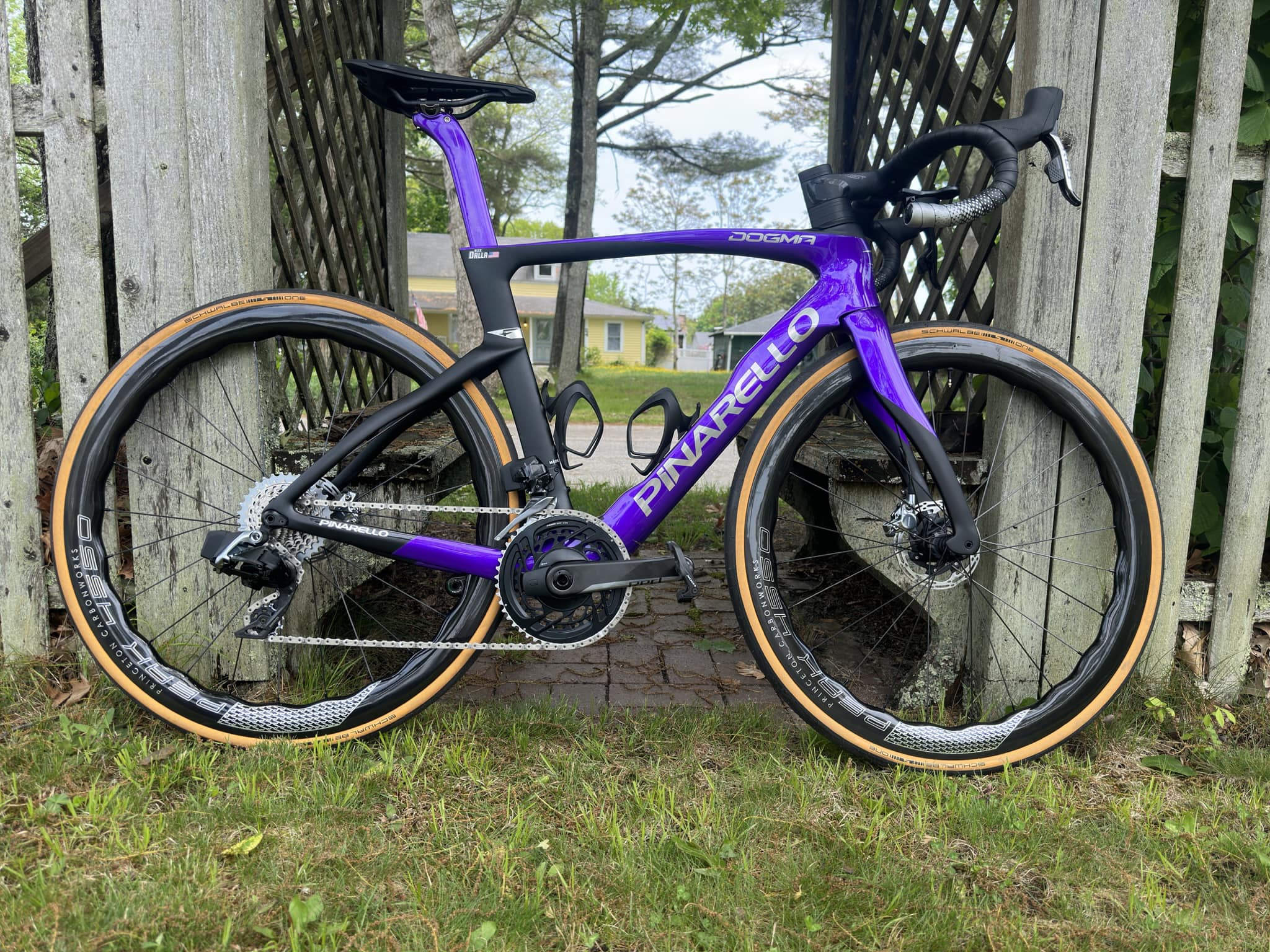 Pinarello Dogma F Plutonium Flash - Shimano Dura-Ace R9270 Di2