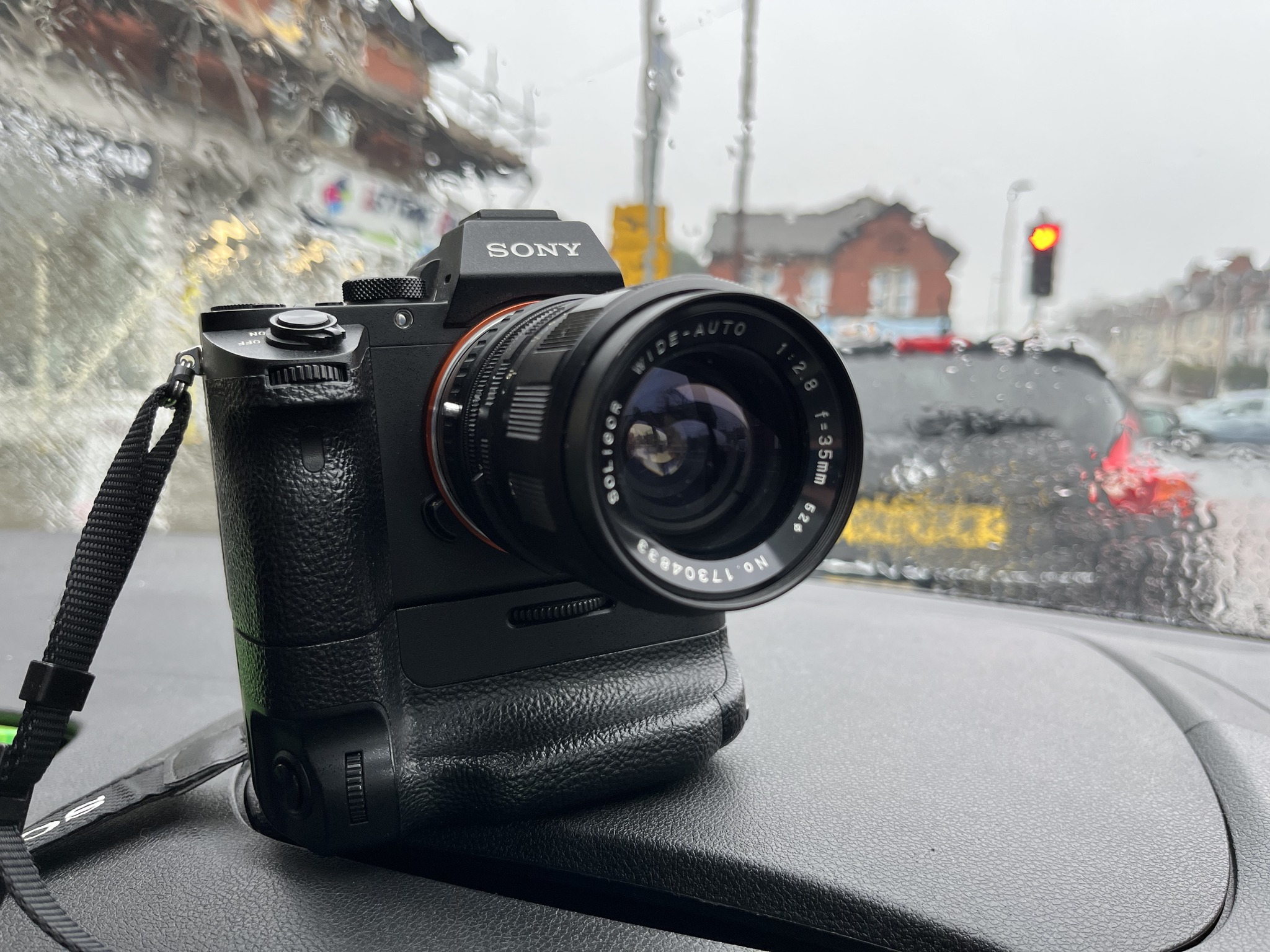 Tokina 20-35mm lens review and comparison