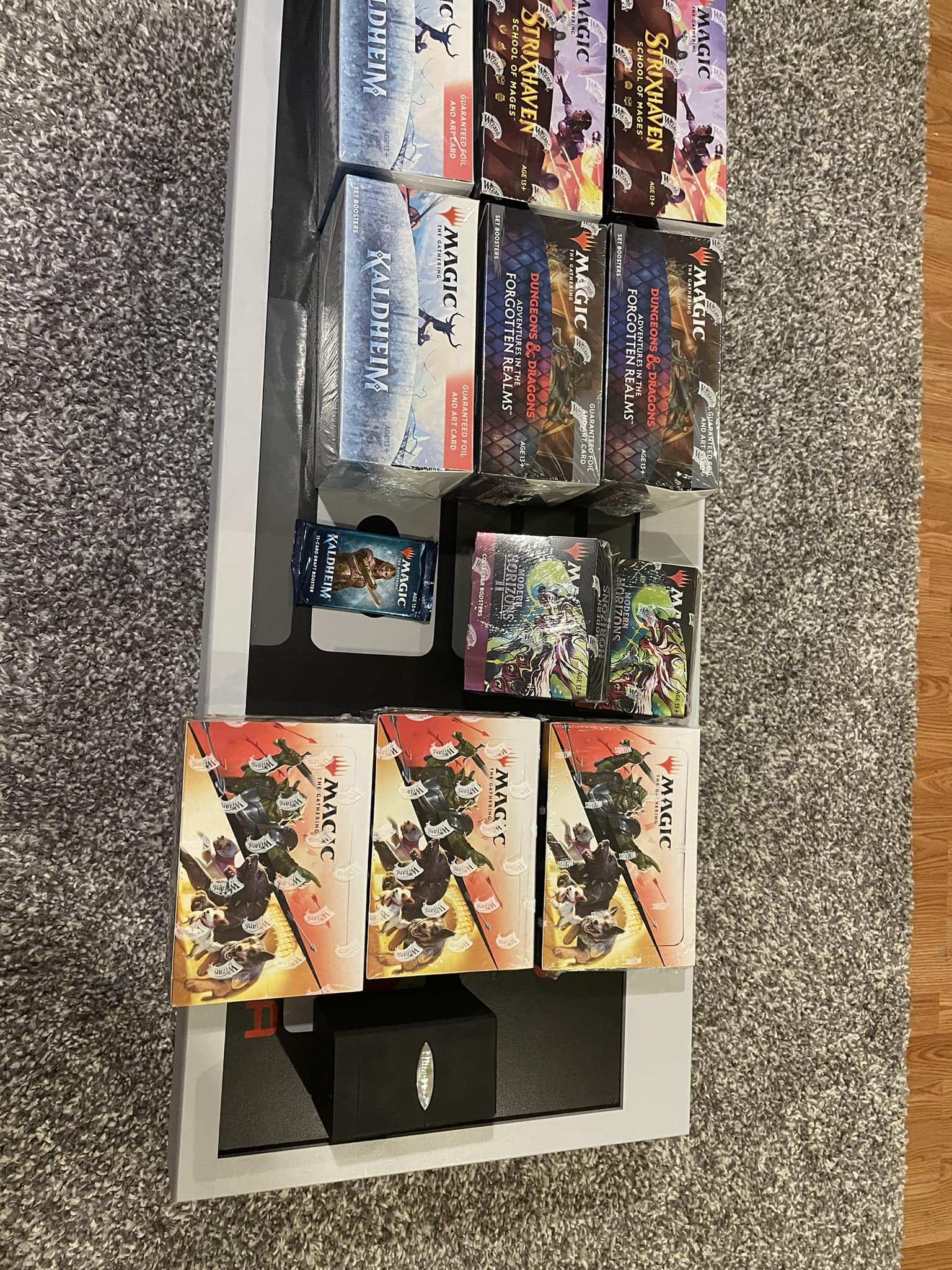 magic the gathering kaldheim collector booster box Pack Kaldheim Collector Booster Contents -