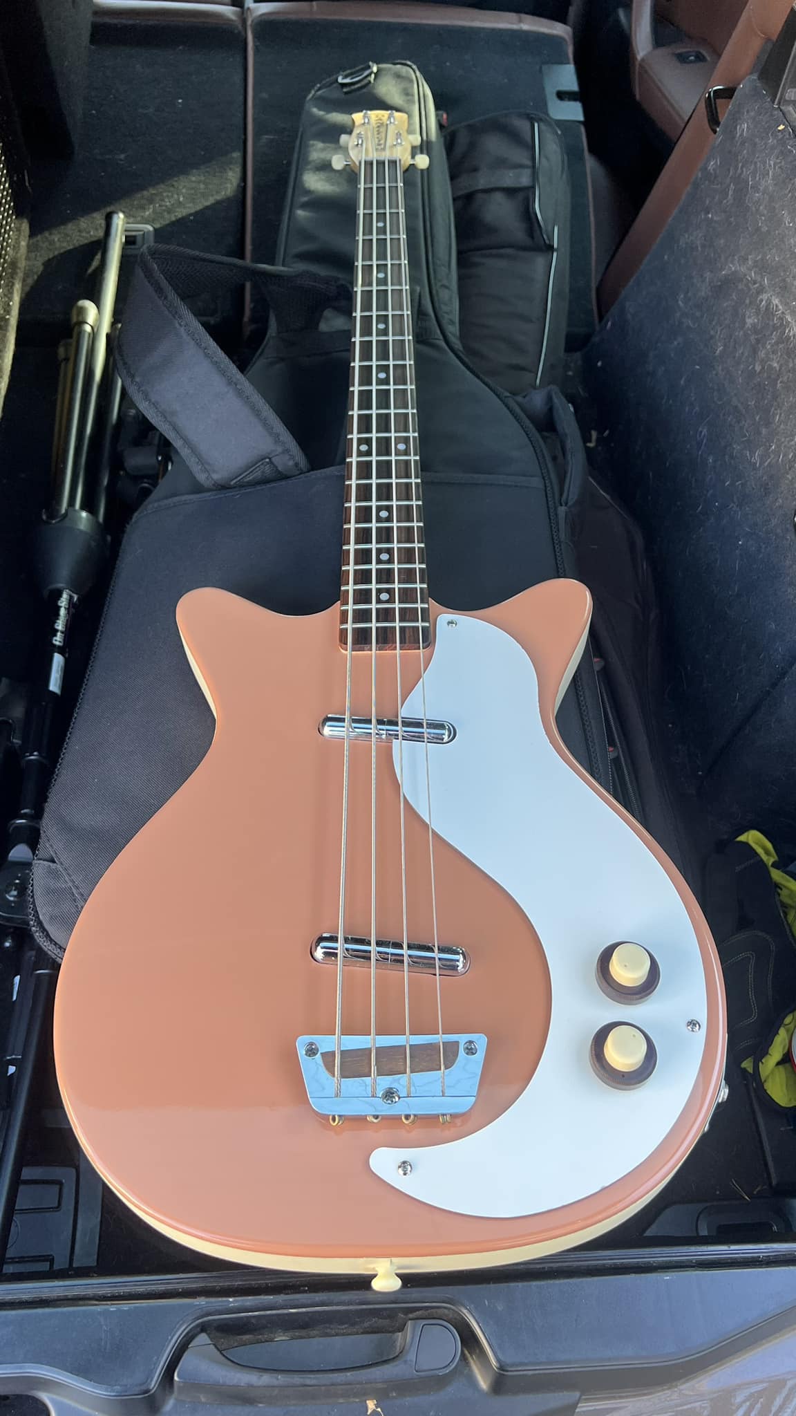 So, how about that Danelectro Cool Cat V1? I think it's pretty good.