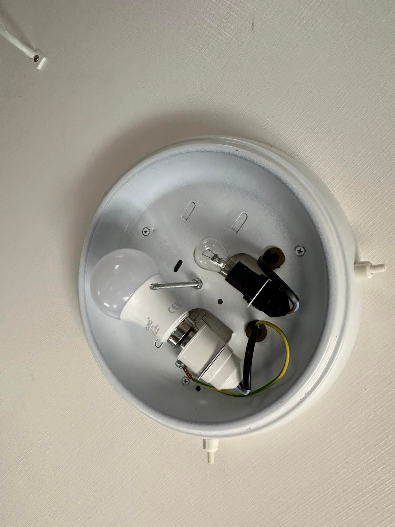 ASC Caravan 12s Socket Supplement – Power Supply For Fridge, Charger & More