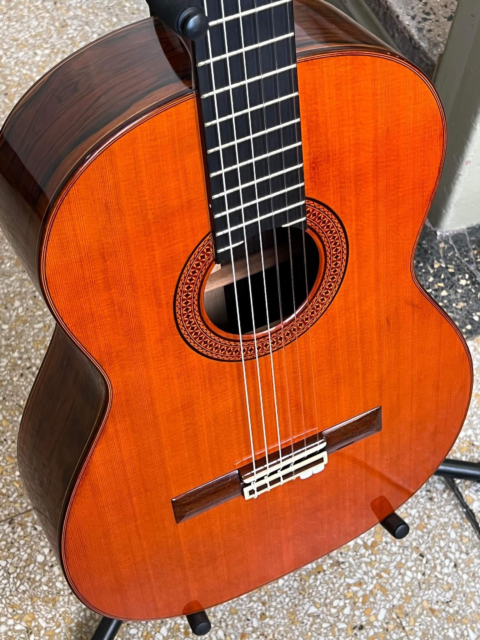 Masaru Matano Clase 600 cedar and rosewood guitar