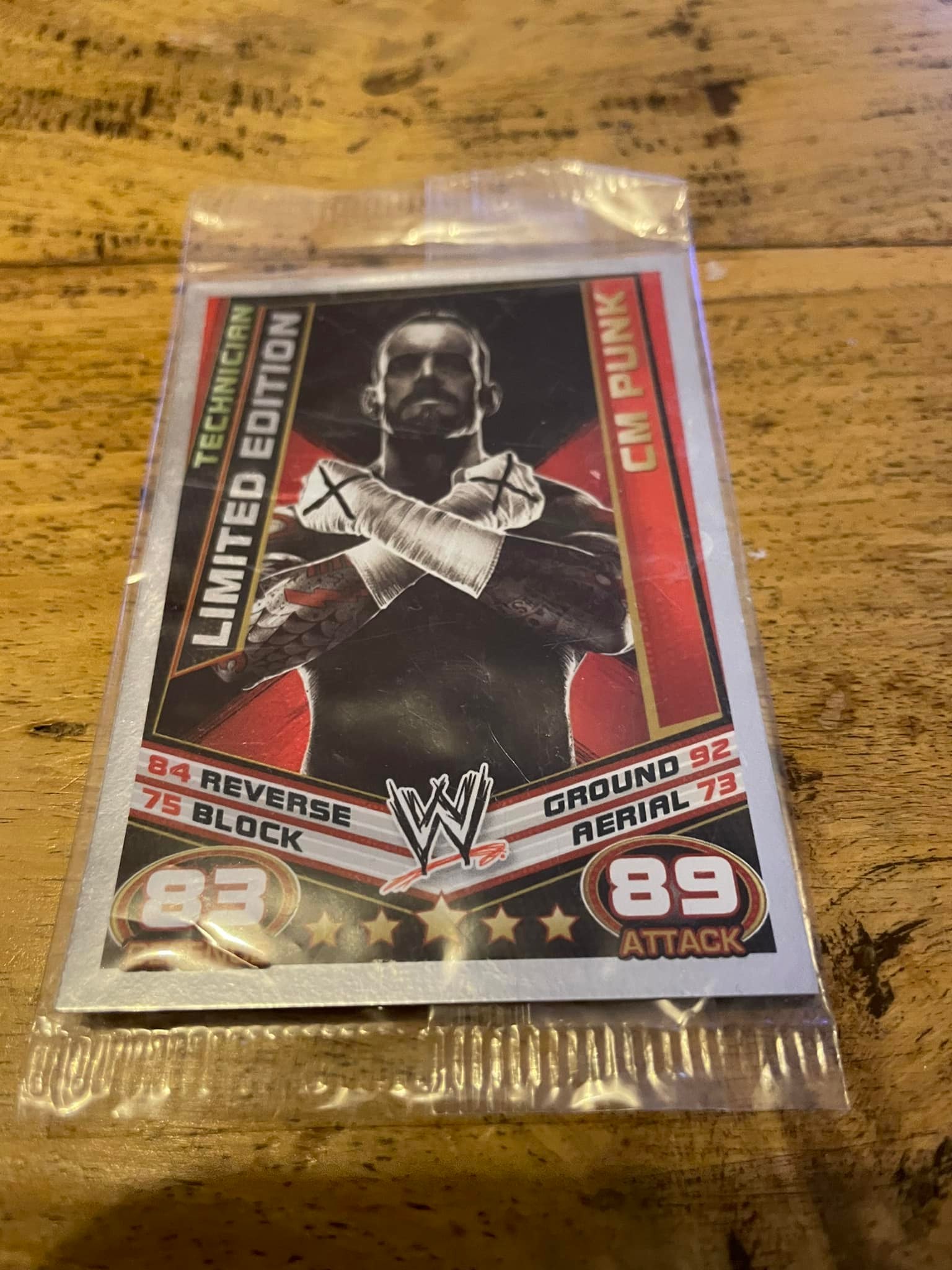 limited edition cards slam attax Topps Wwe 2021 (Roman Exclusive Tin) I Toys Is this WWE Slam Attax