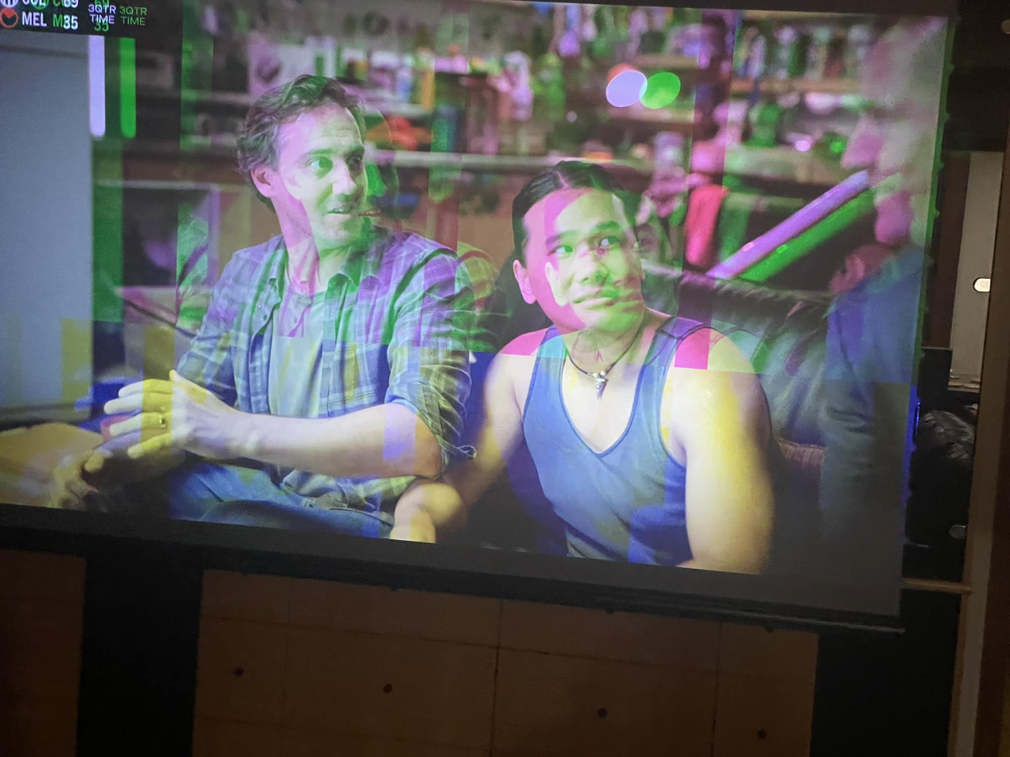 What is causing the color splitting issue on my JVC N5 projector?