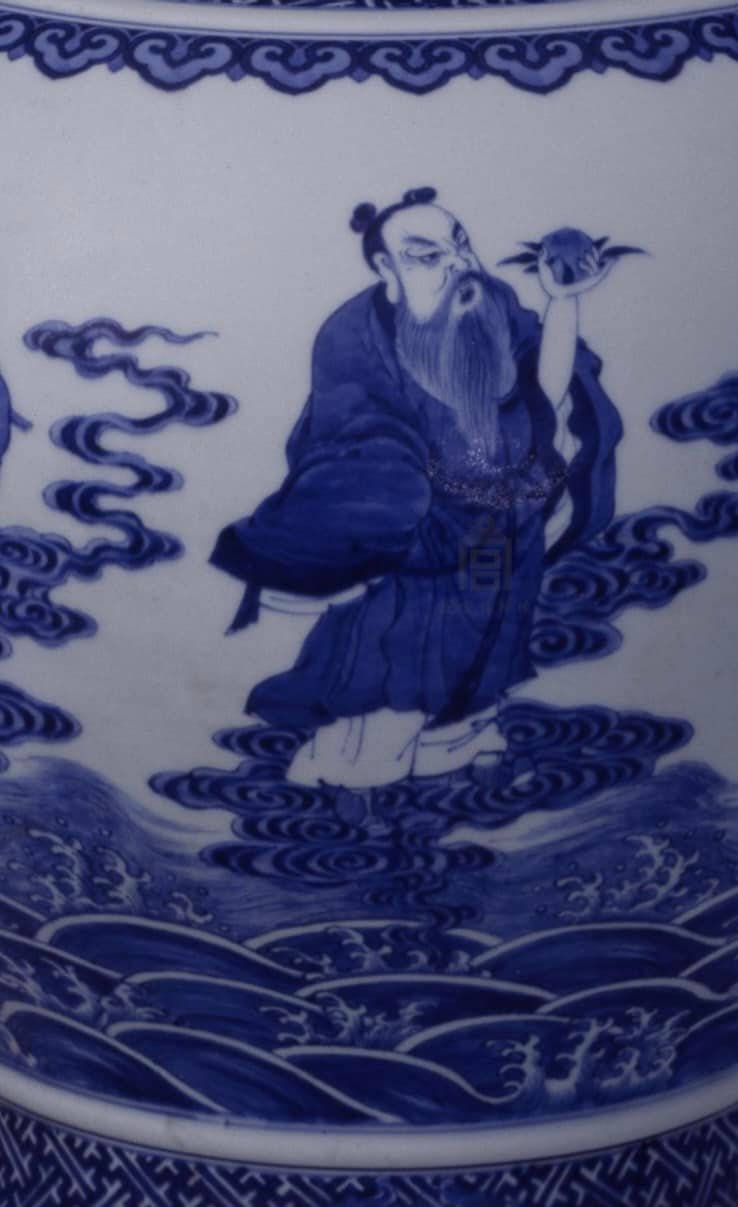 青花寿山福海纹笔筒清雍正首都博物馆藏Blue-and-white Brush Pot with