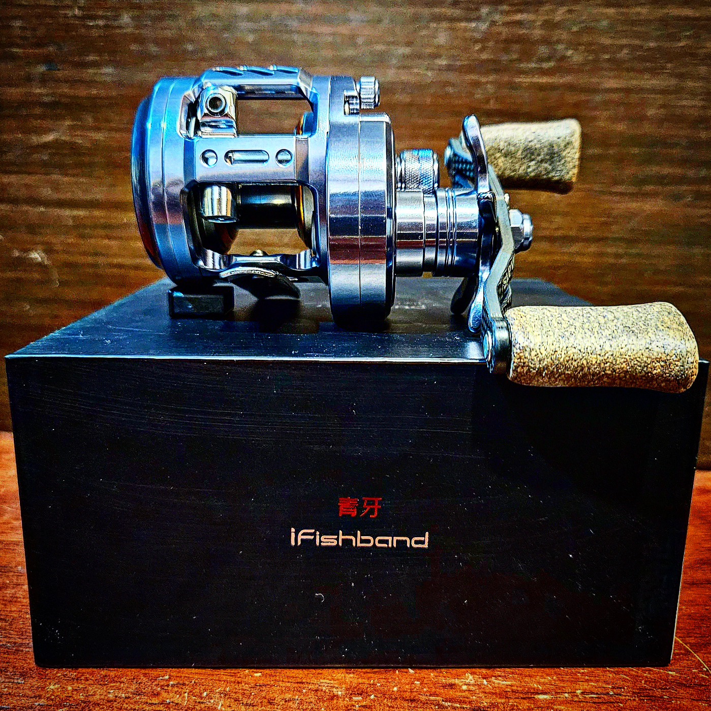 abu garcia ambassadeur 6500c4 S Round Reel Airow Marine This bait caster has Double Mounting Options:4