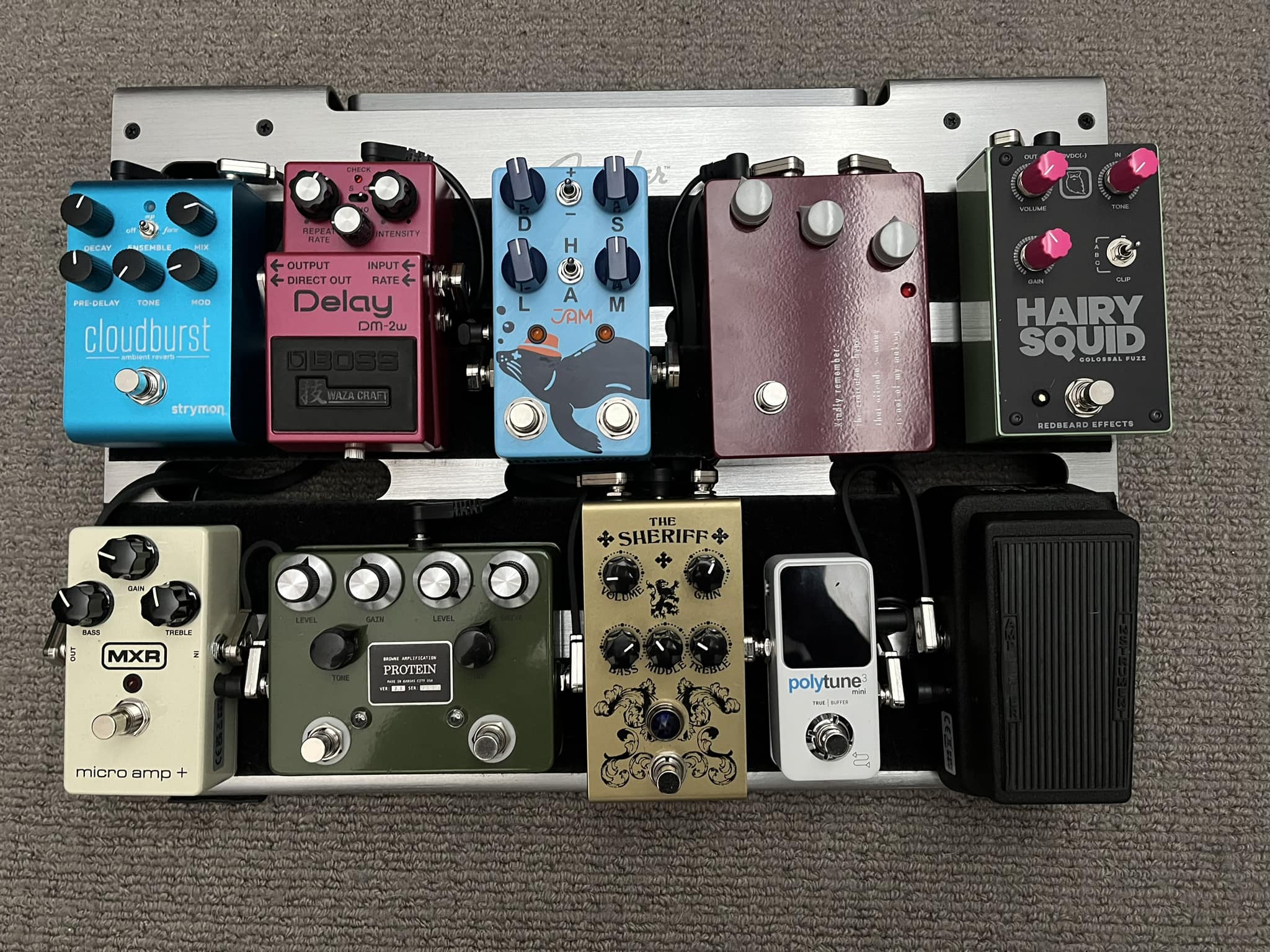 Reducing wah oscillation with fuzz pedals