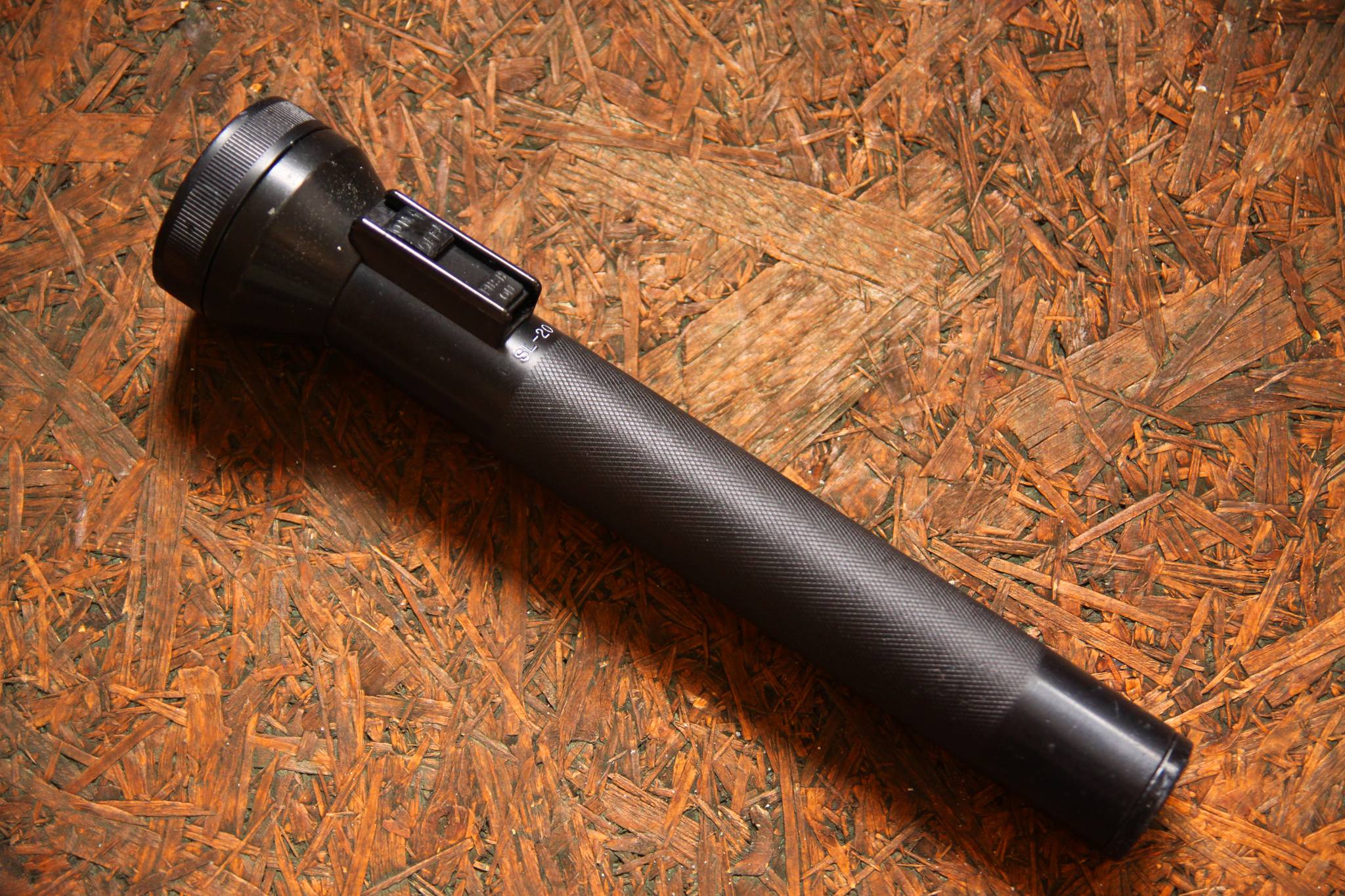 old streamlight flashlight 77553 UltraStinger 1,100-Lumen 65,000-Candela Flashlight, Black 20L full sized professional grade Streamlight PolyTac Flashlight - Black