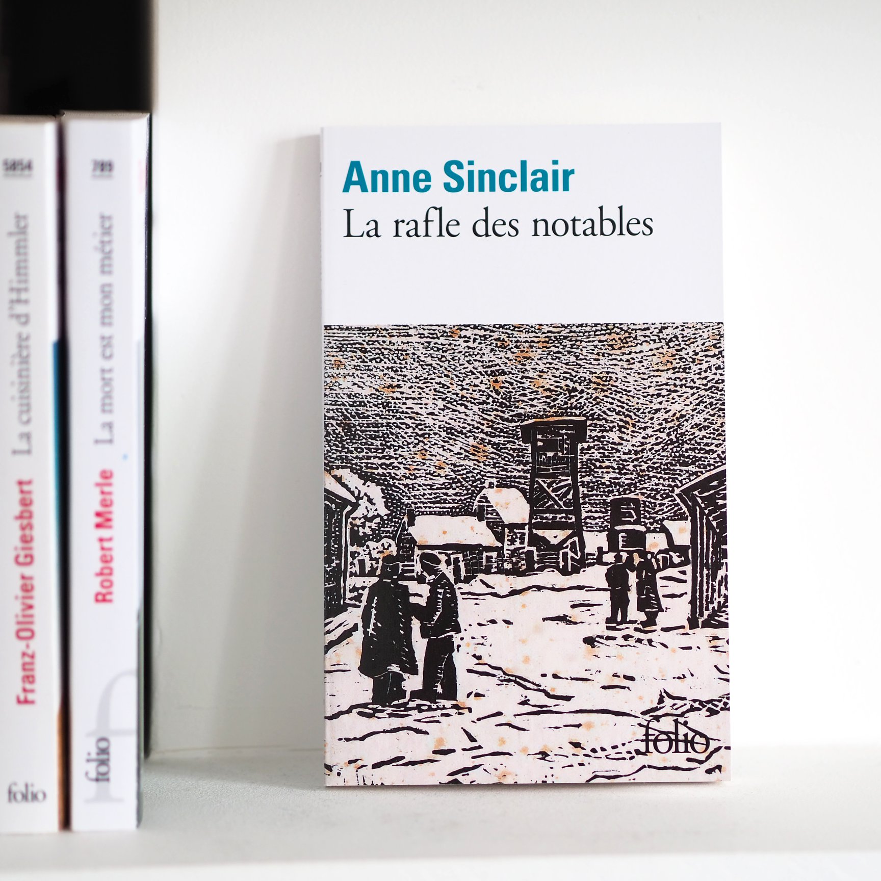 Folio - « La rafle des notables commença dans la nuit du... | Facebook