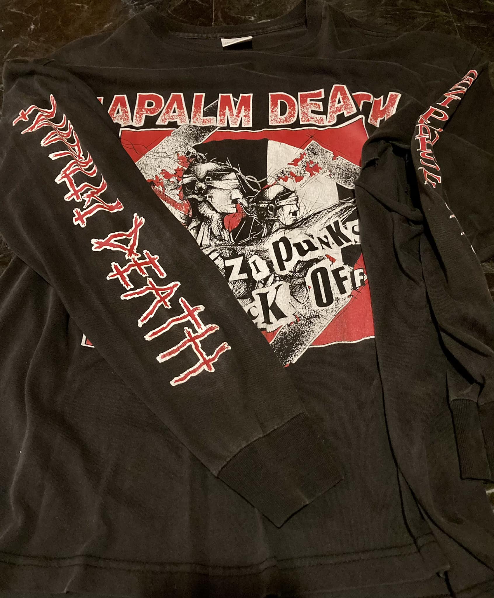 Classic long sleeve shirt from the 90s